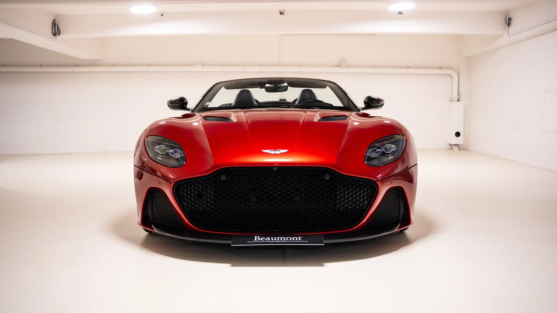 Aston Martin DBS — photo 44