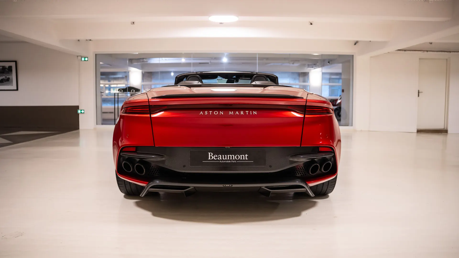 Aston Martin DBS — photo 30