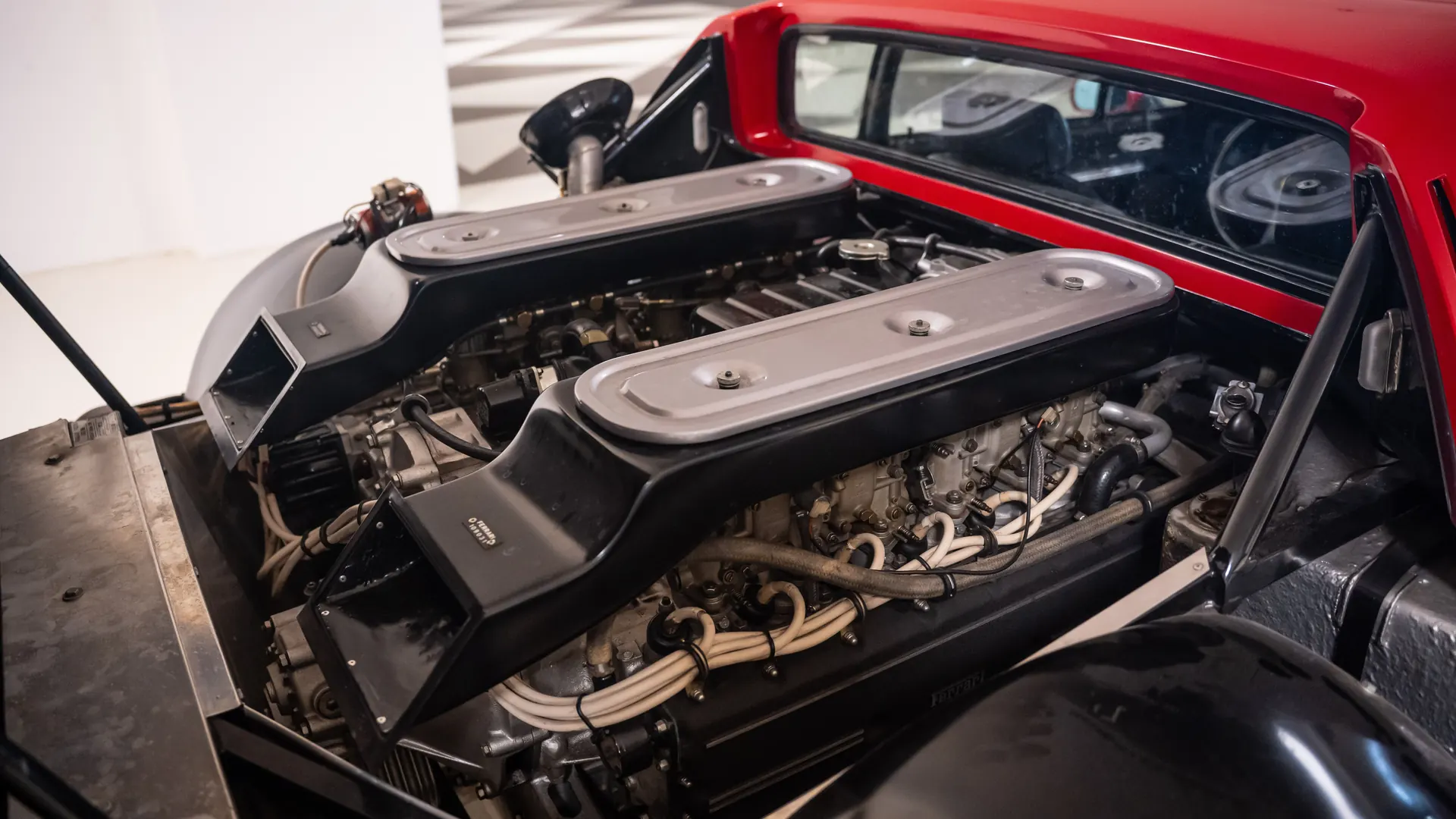 Ferrari BB512 — photo 23