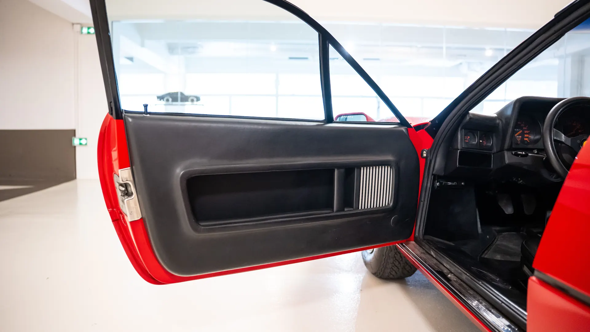 Ferrari BB512 — photo 16