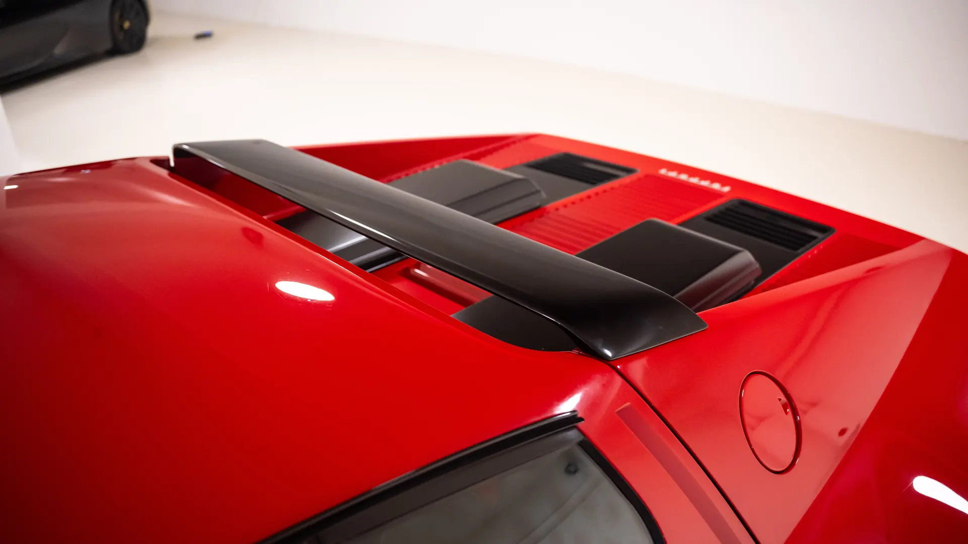 Ferrari BB512 — photo 25