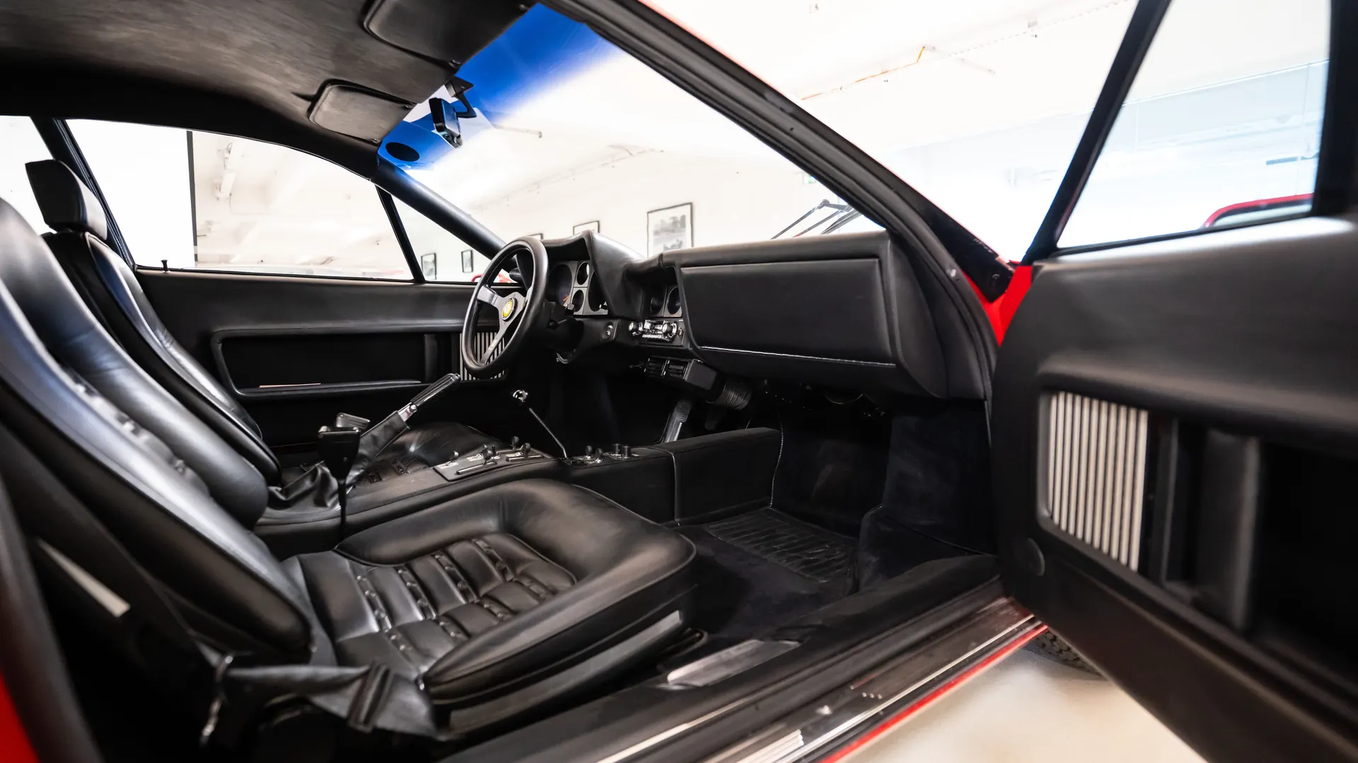 Ferrari BB512 — photo 22