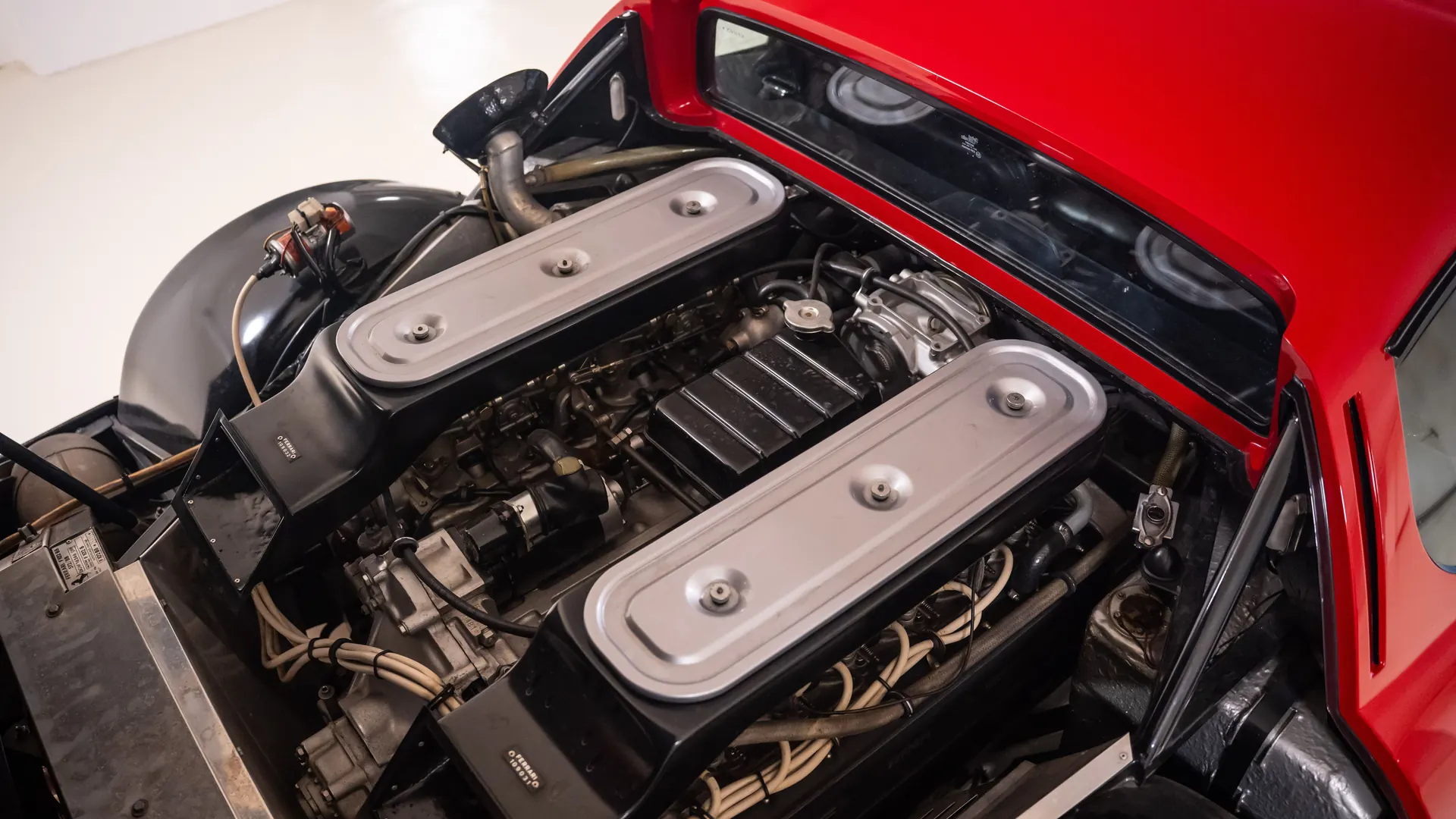 Ferrari BB512 — photo 12
