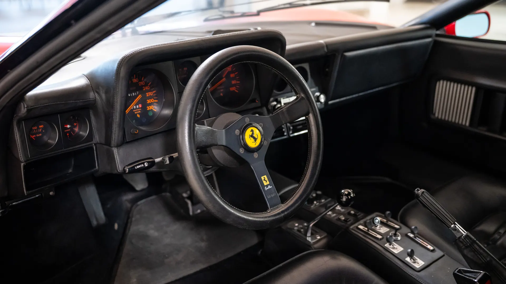 Ferrari BB512 — photo 17