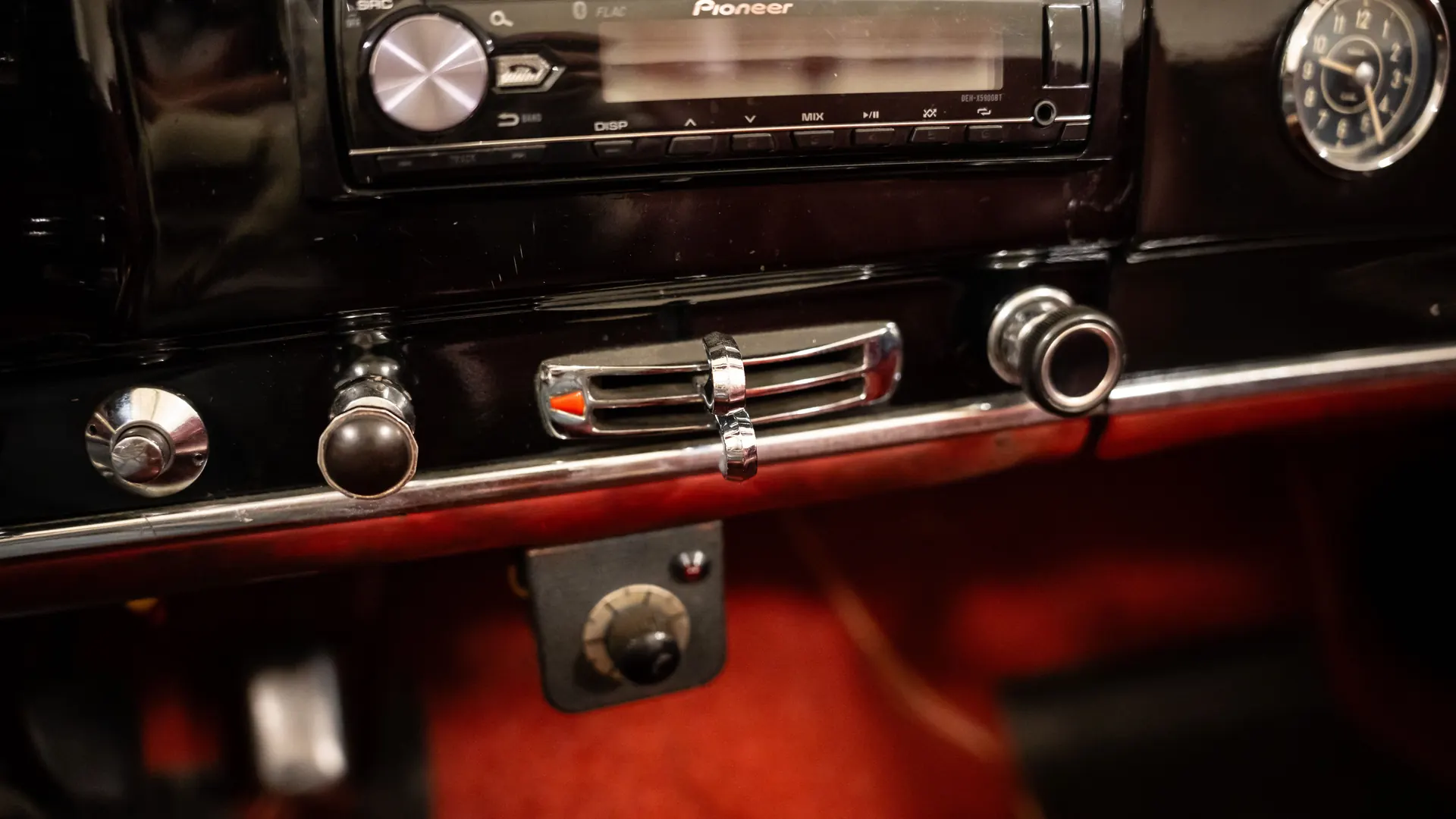 Mercedes 190 — photo 32