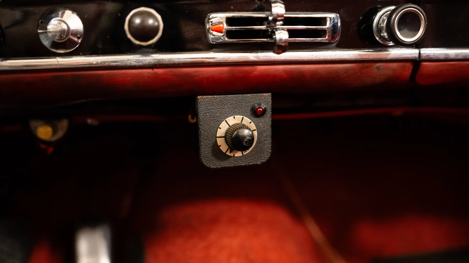 Mercedes 190 — photo 31