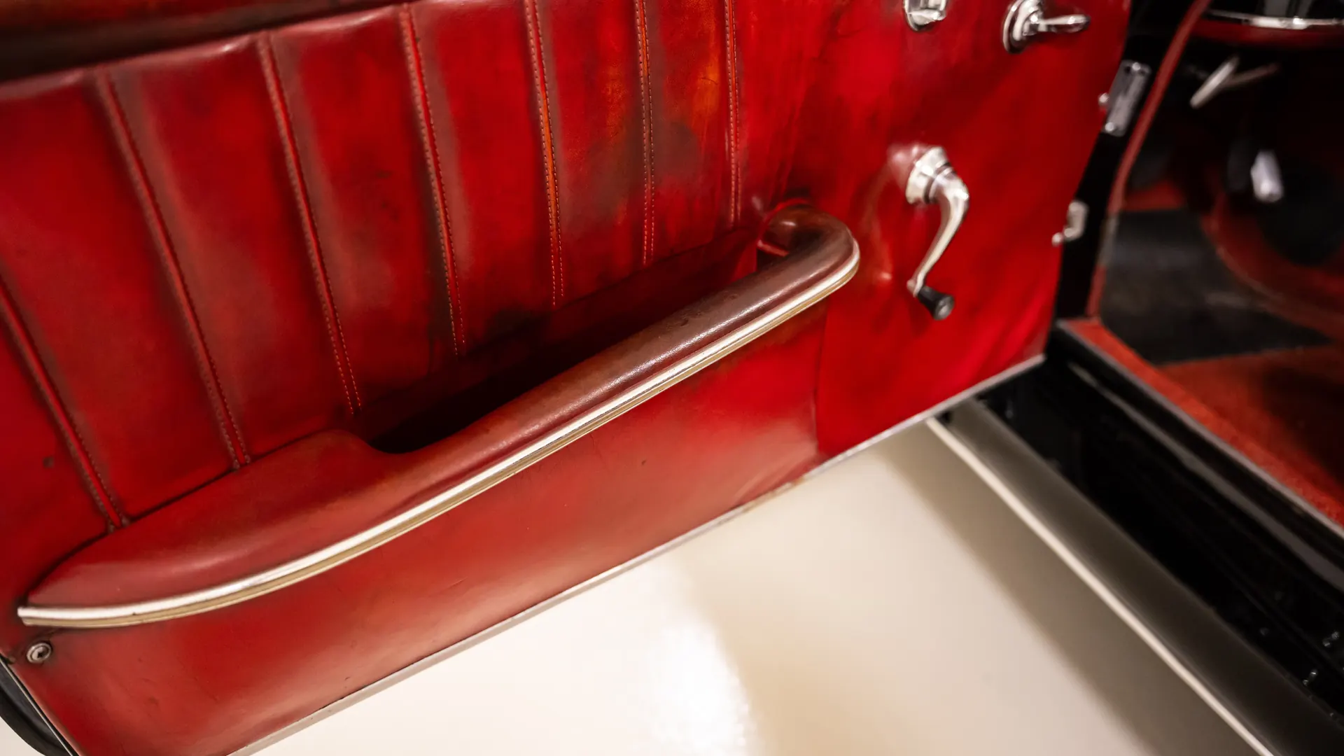Mercedes 190 — photo 17