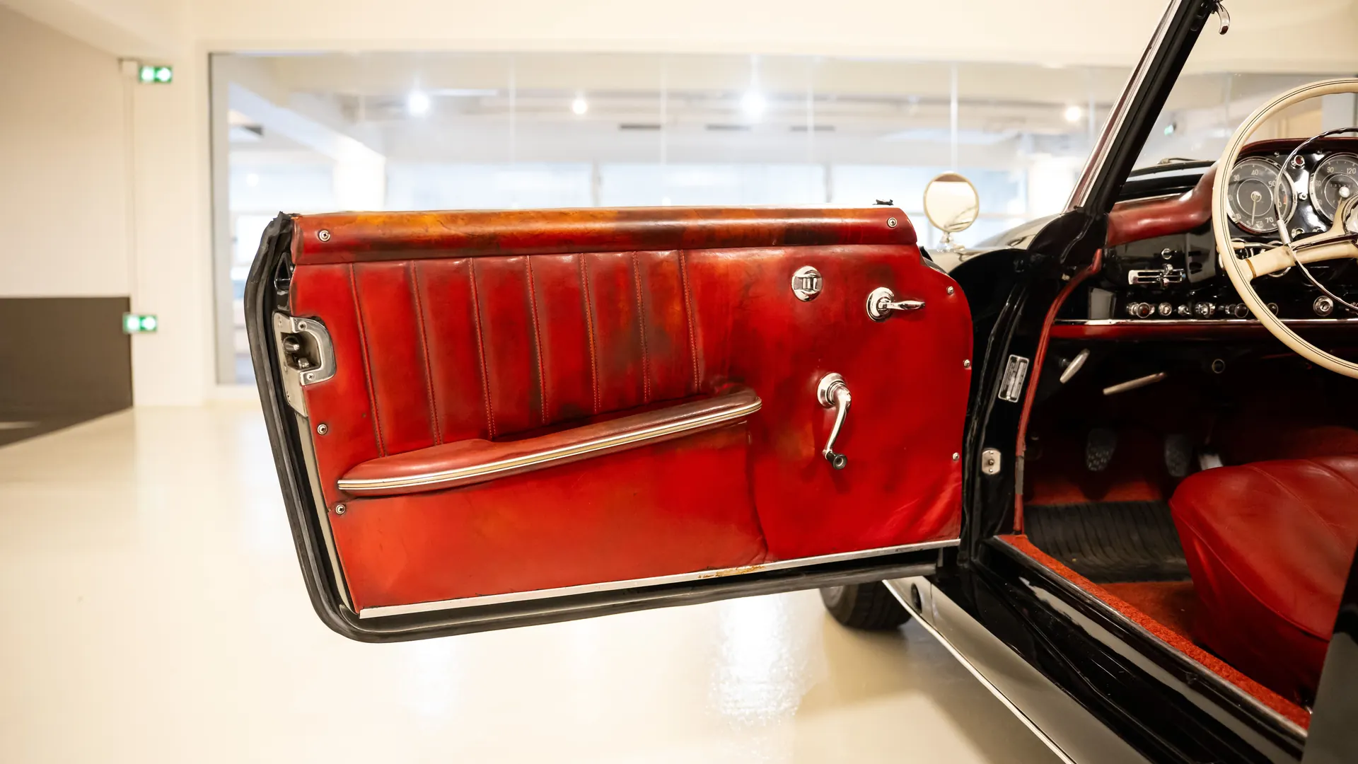 Mercedes 190 — photo 39