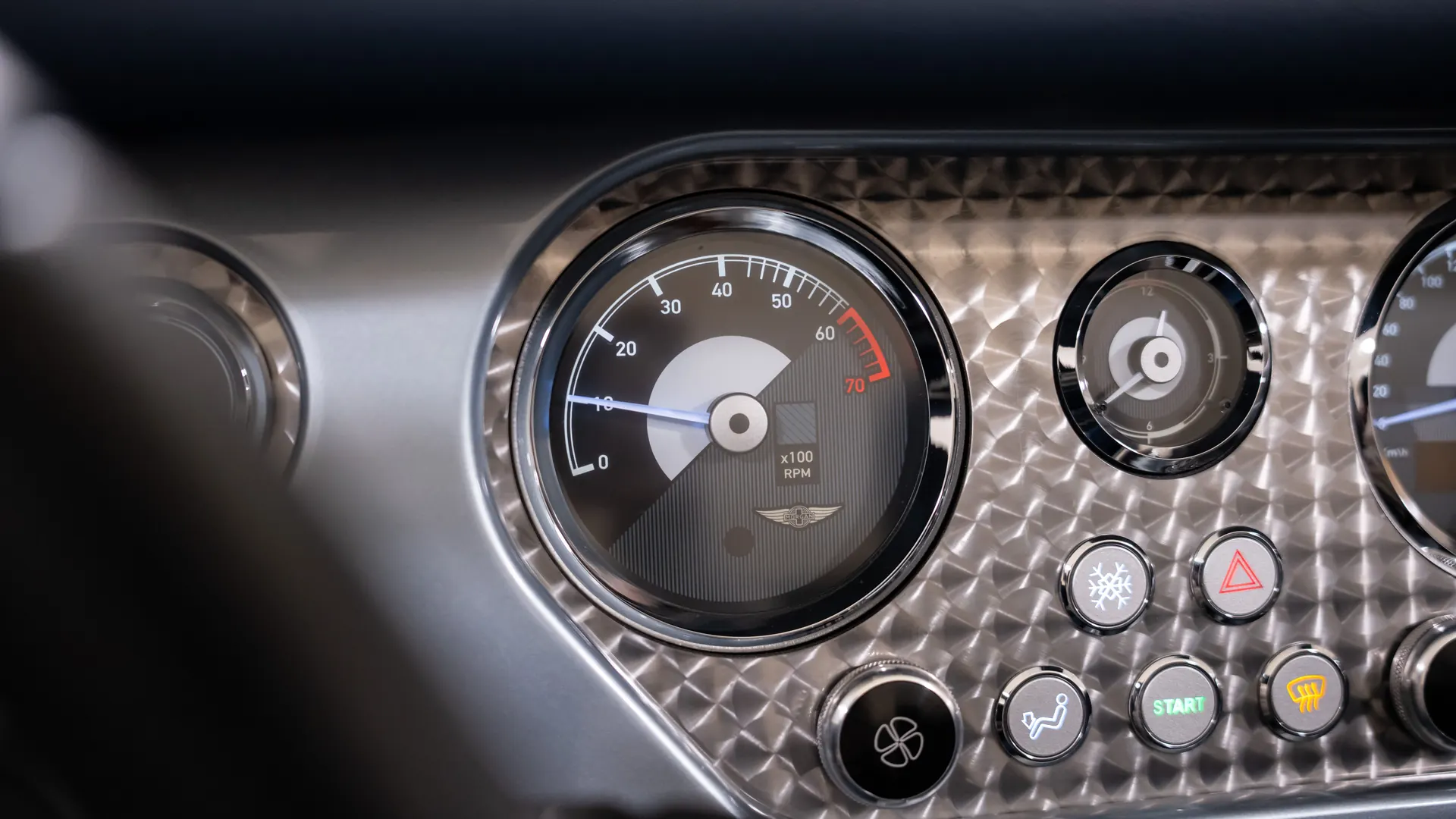 Morgan PLUS — photo 19