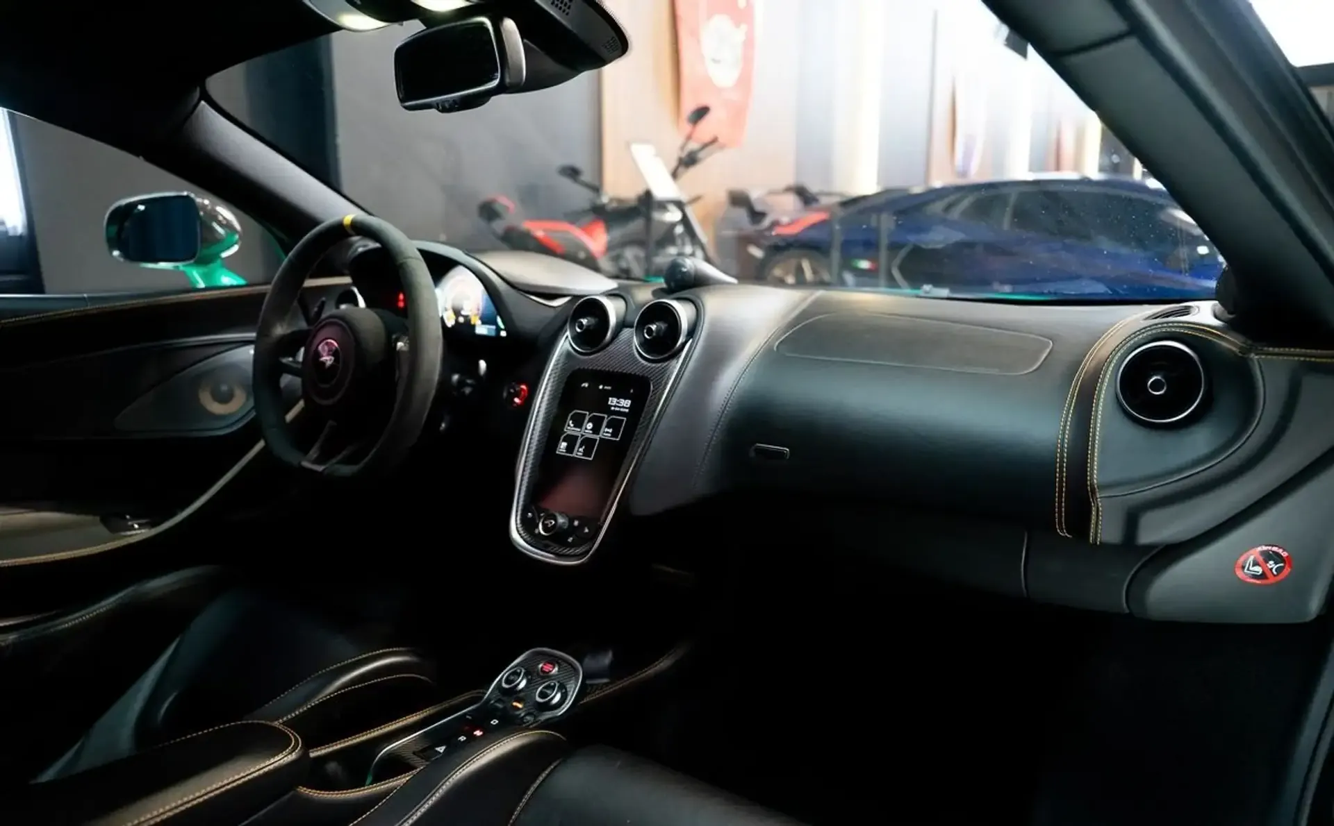 McLaren 600LT — photo 7