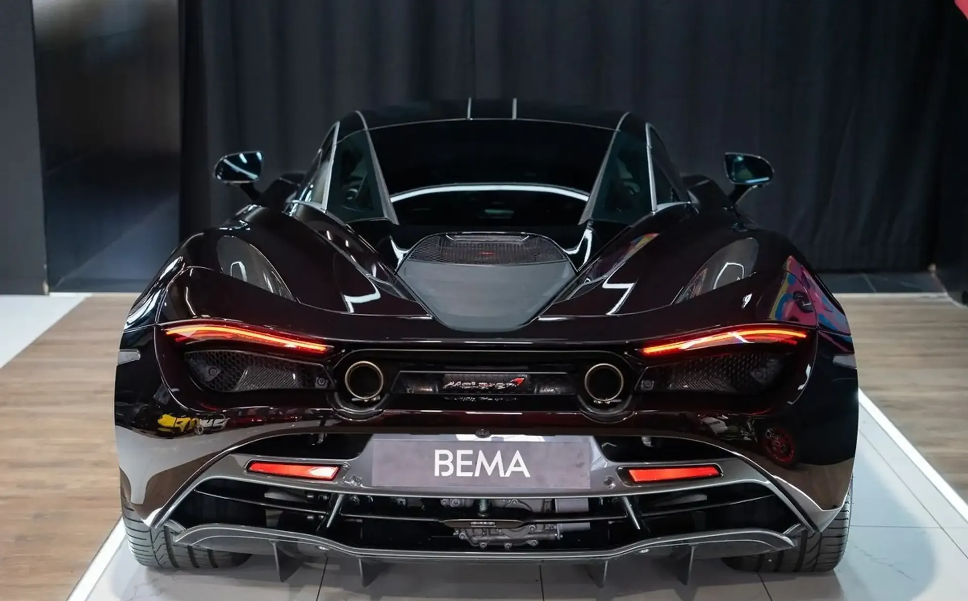 McLaren 720S — photo 4