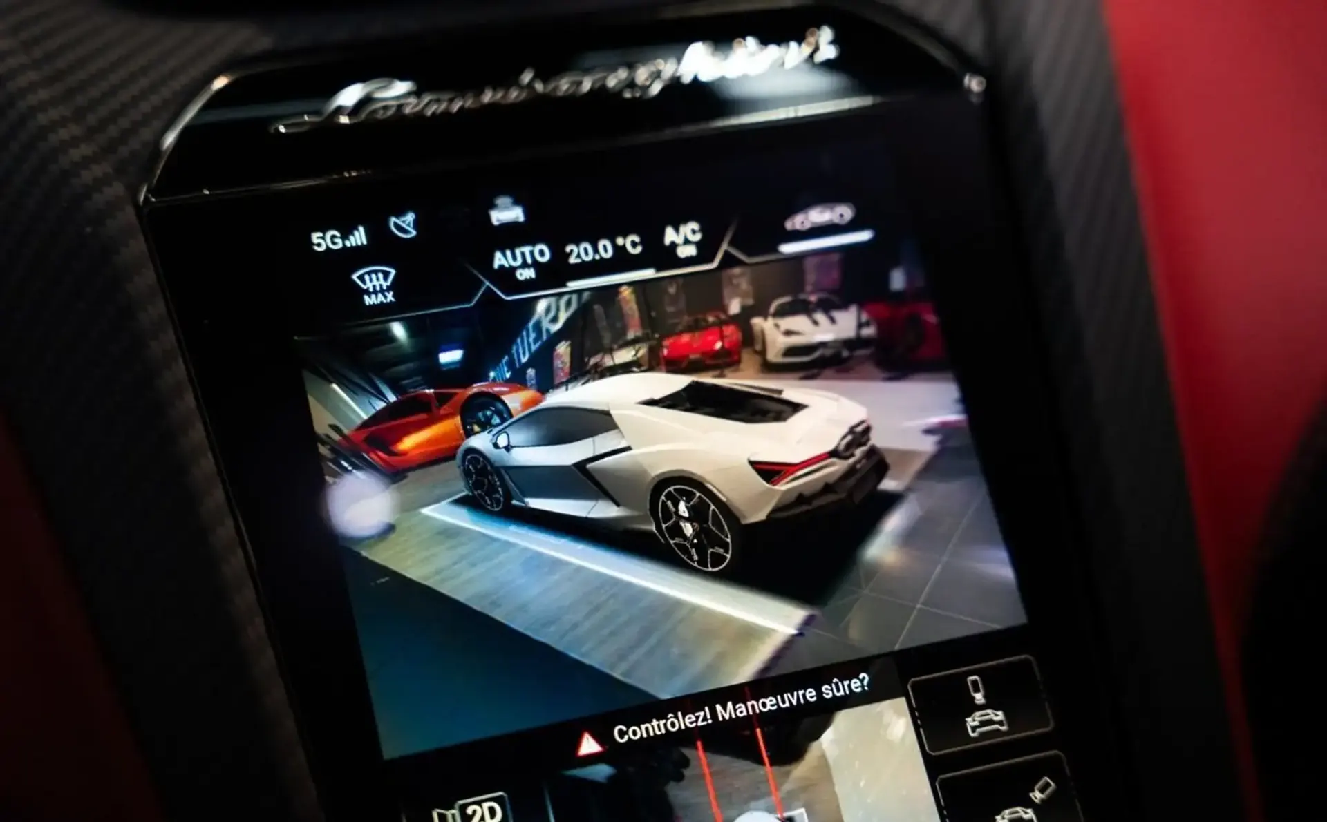 Lamborghini Revuelto — photo 11