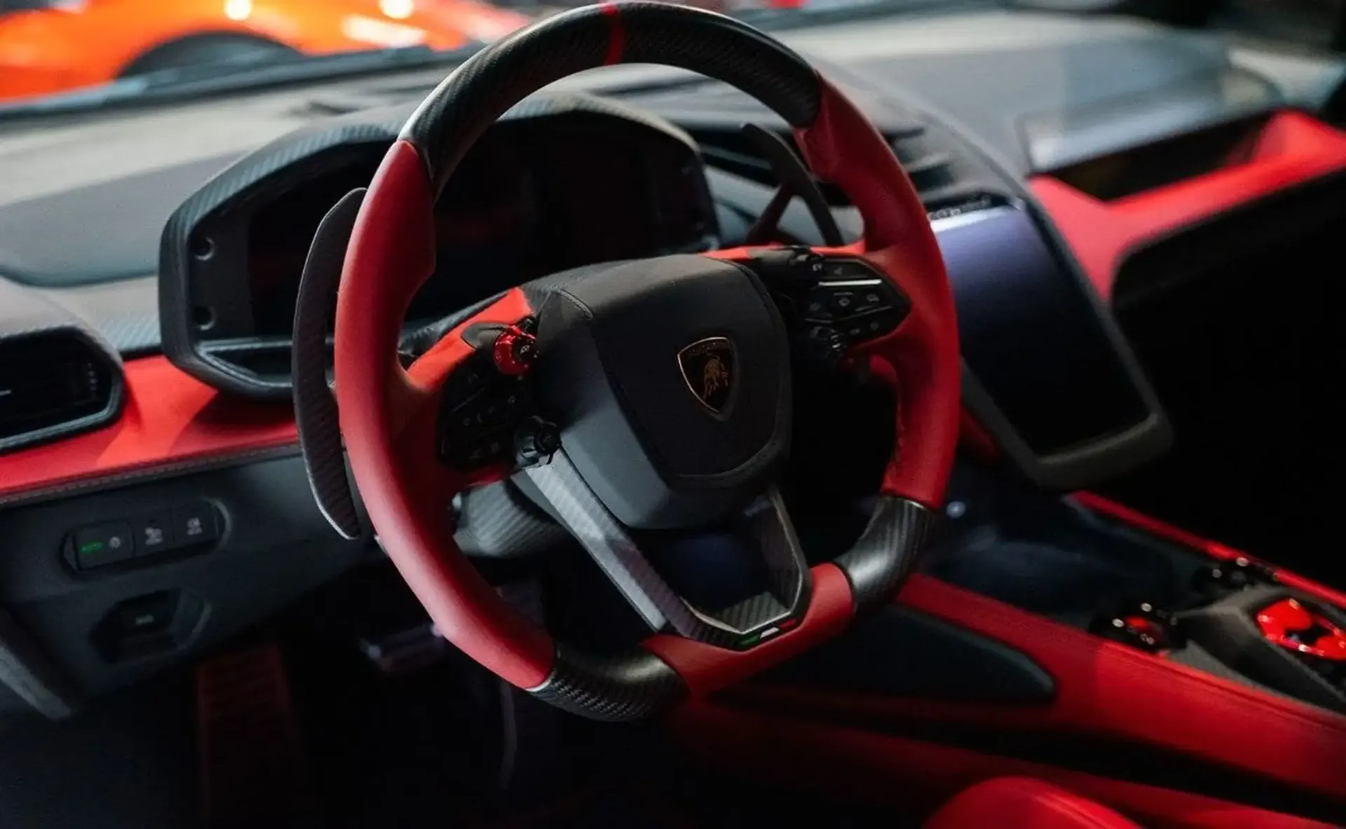 Lamborghini Revuelto — photo 7