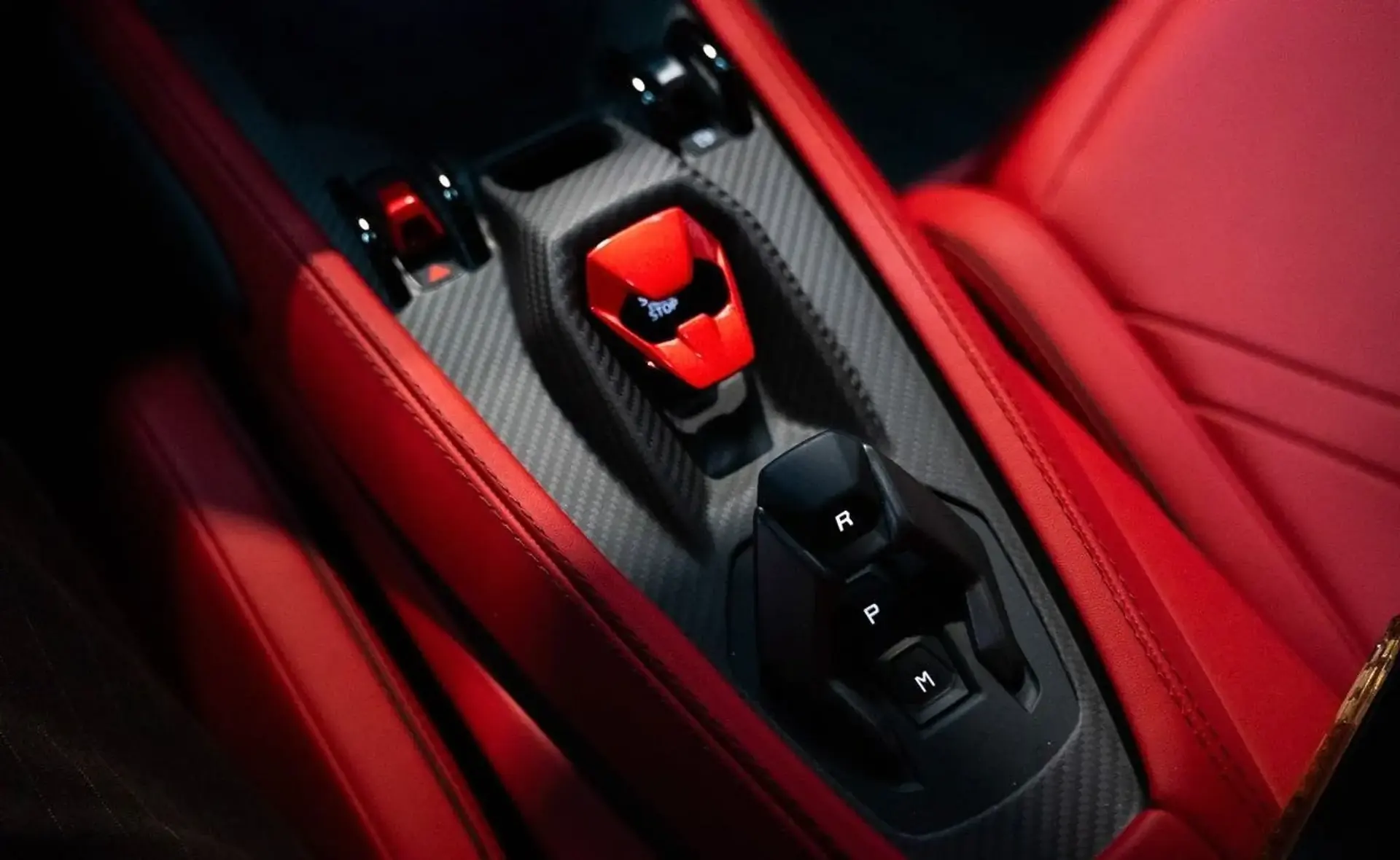 Lamborghini Revuelto — photo 12