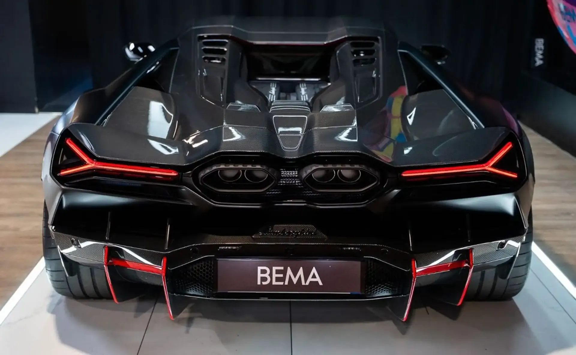 Lamborghini Revuelto — photo 6