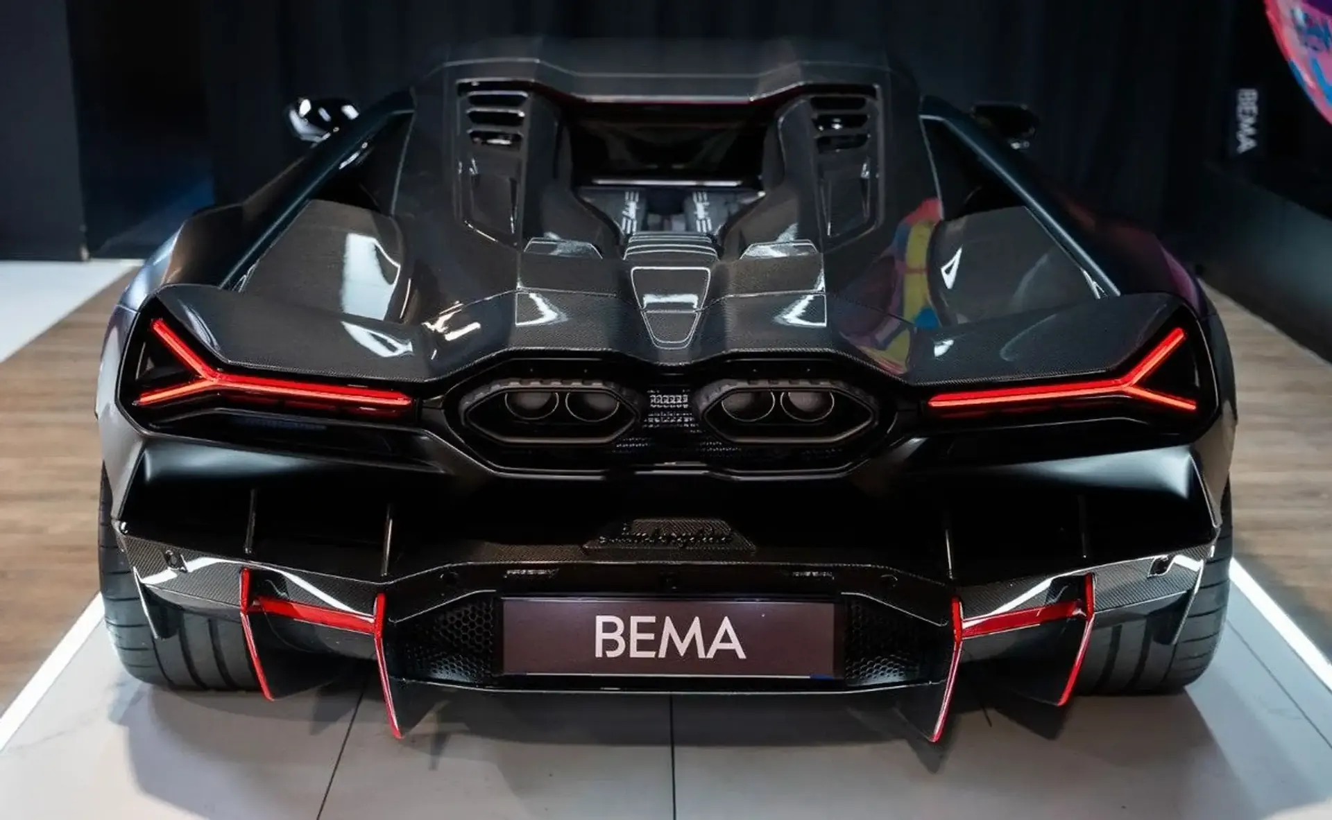 Lamborghini Revuelto — photo 6
