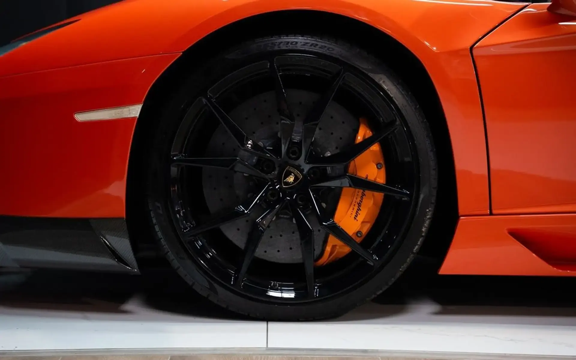 Lamborghini Aventador — photo 5