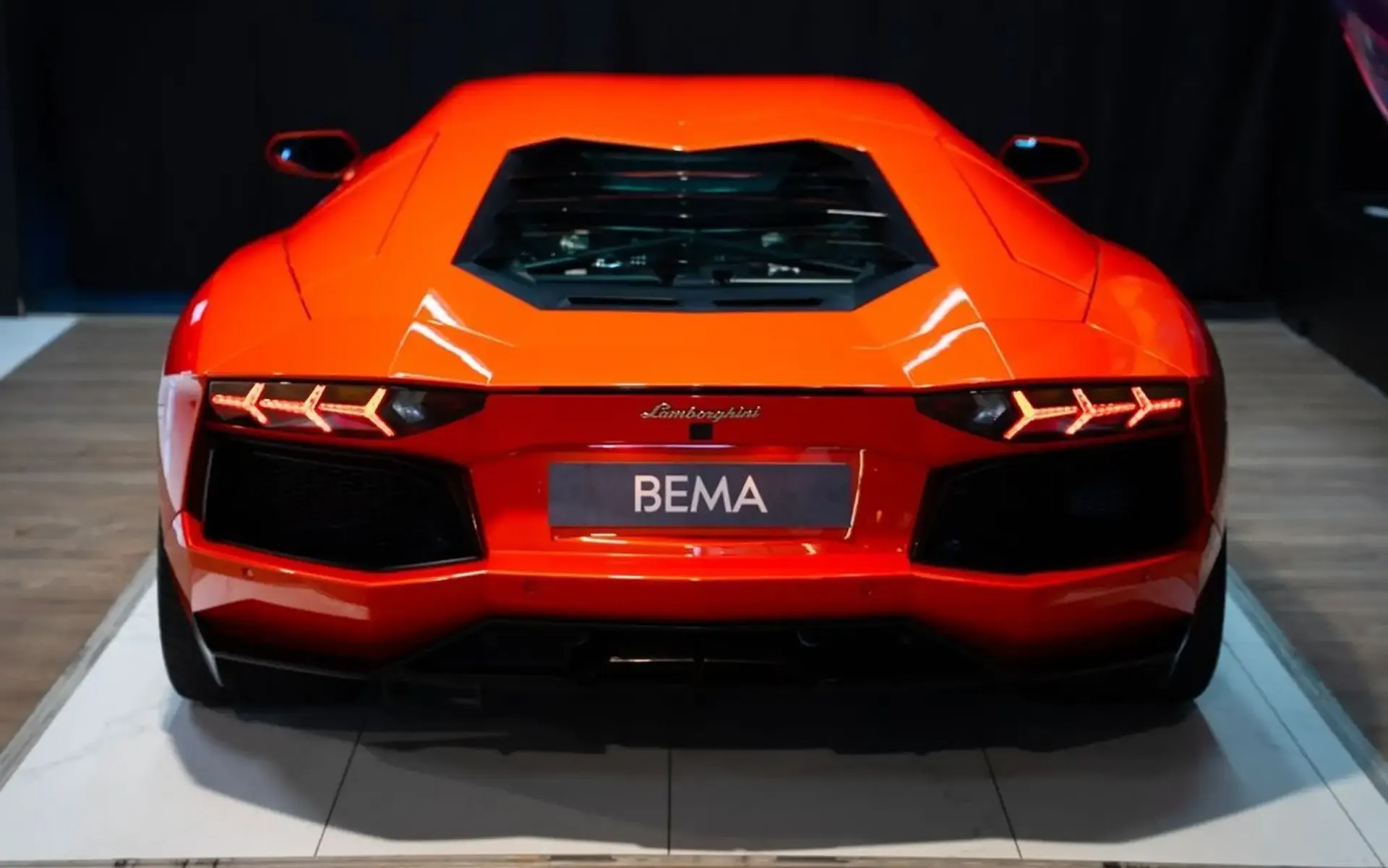 Lamborghini Aventador — photo 4