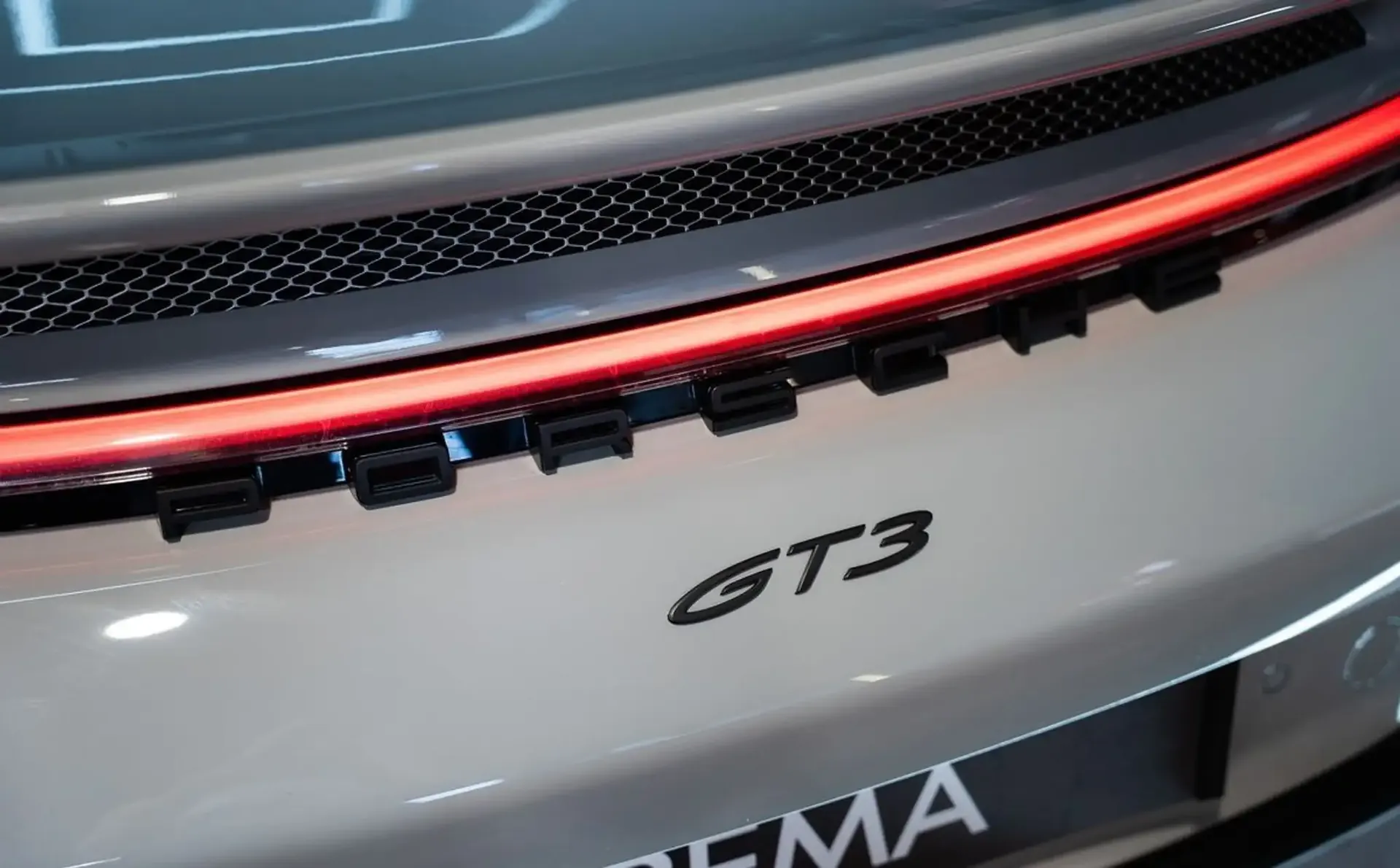 Porsche 911 — photo 9