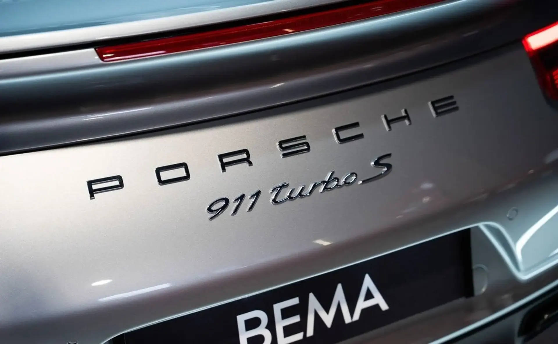 Porsche 911 — photo 12
