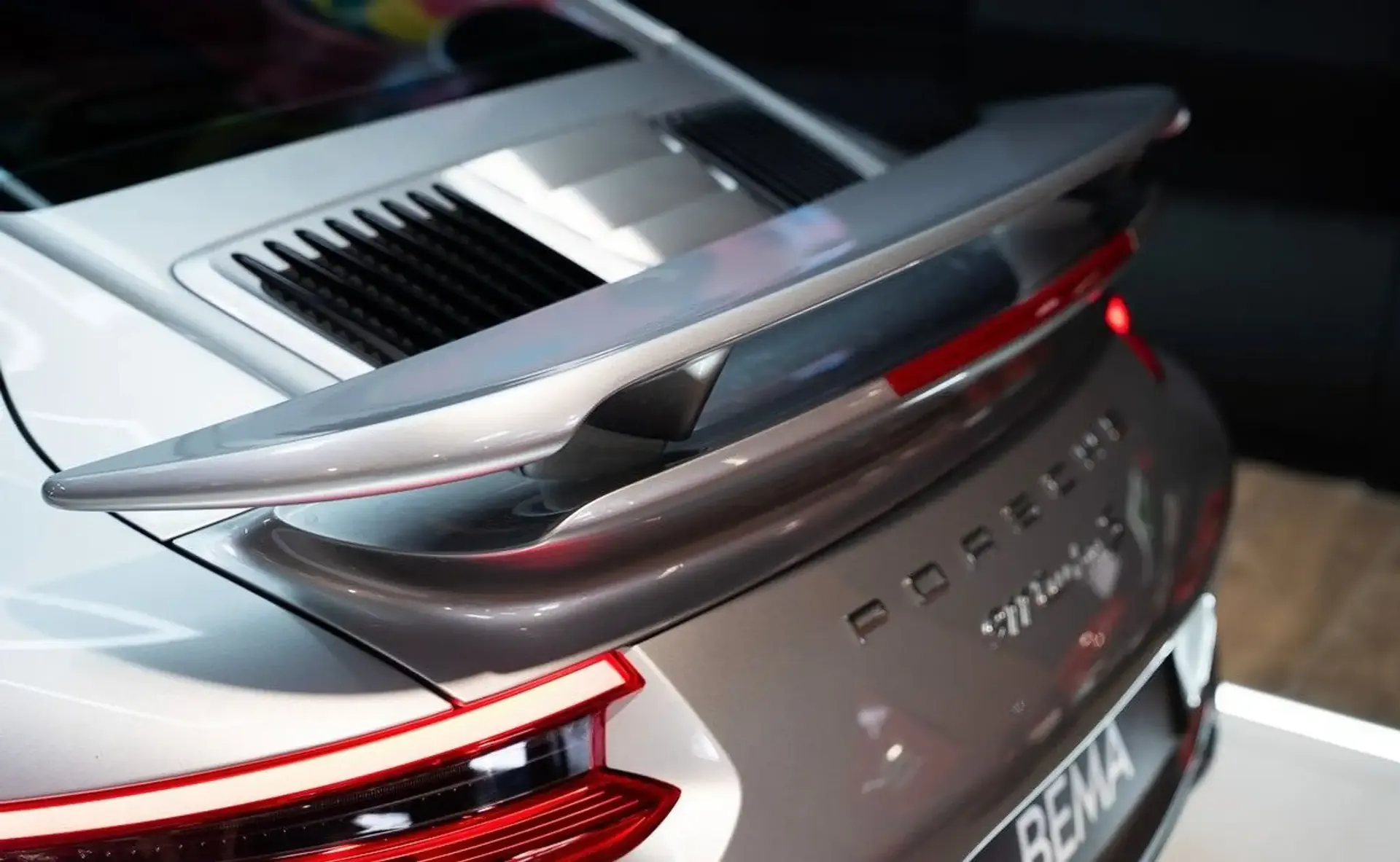 Porsche 911 — photo 13
