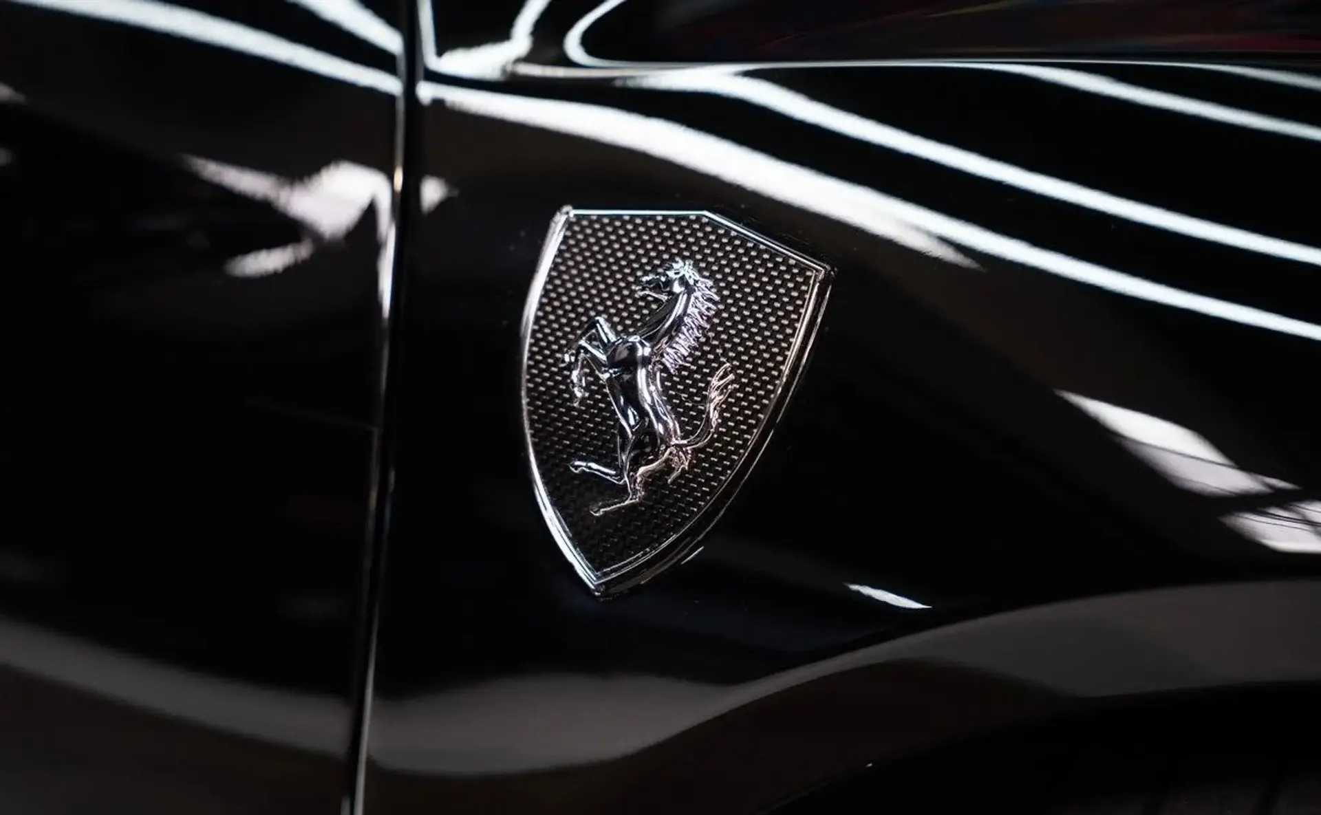 Ferrari SF90 — photo 8