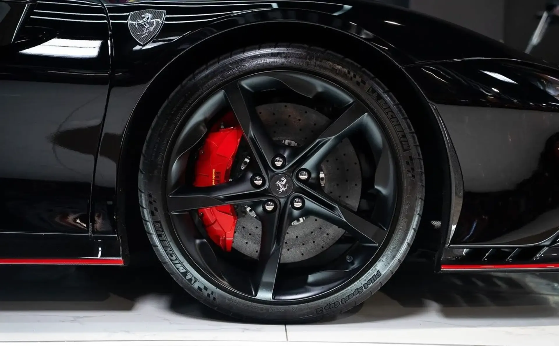 Ferrari SF90 — photo 7