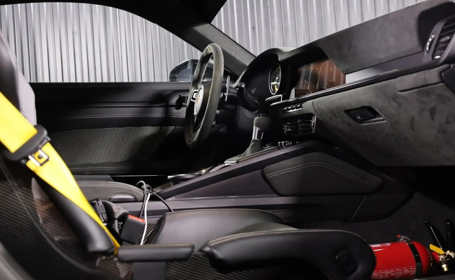 Porsche 992 — photo 6