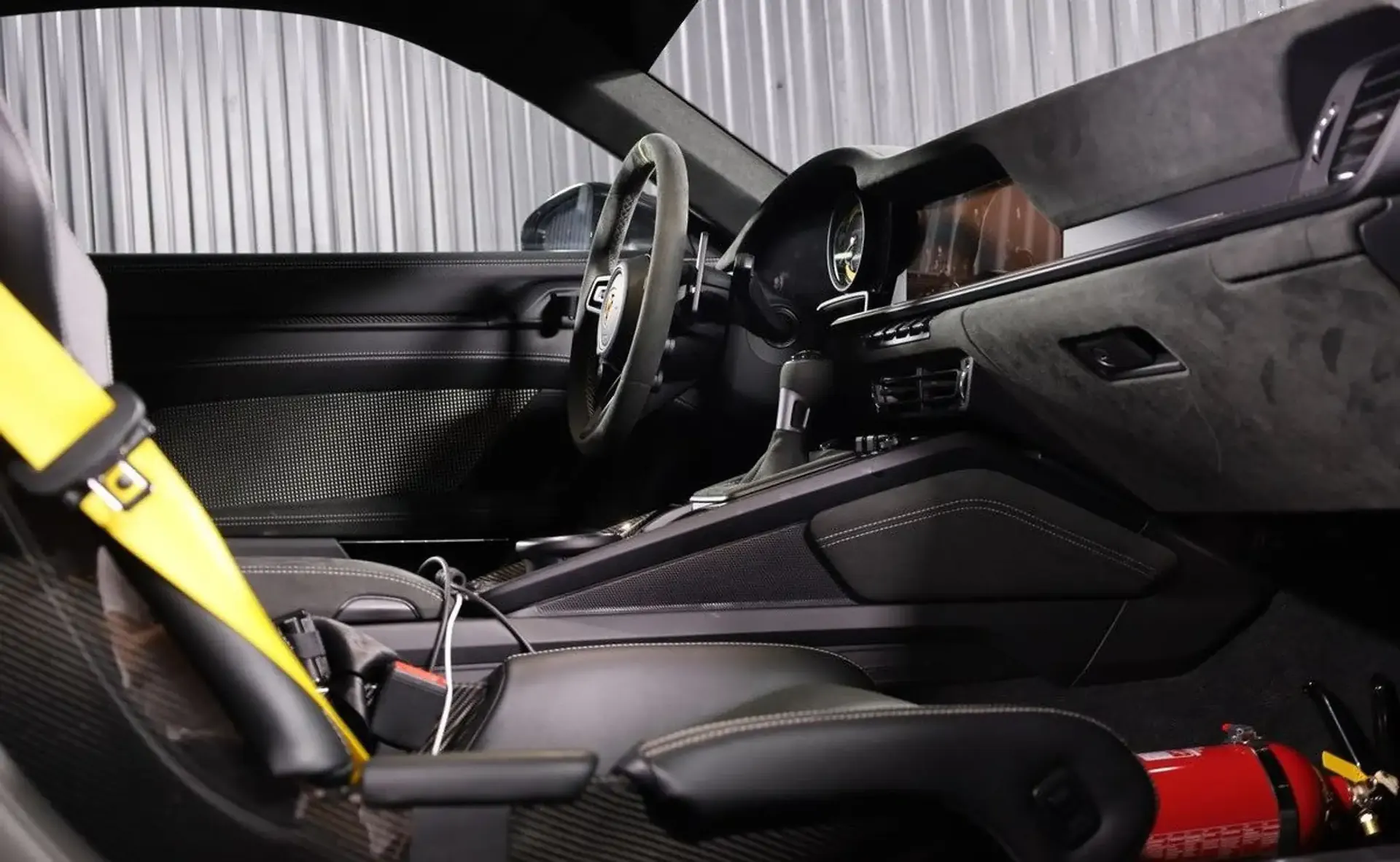 Porsche 992 — photo 6