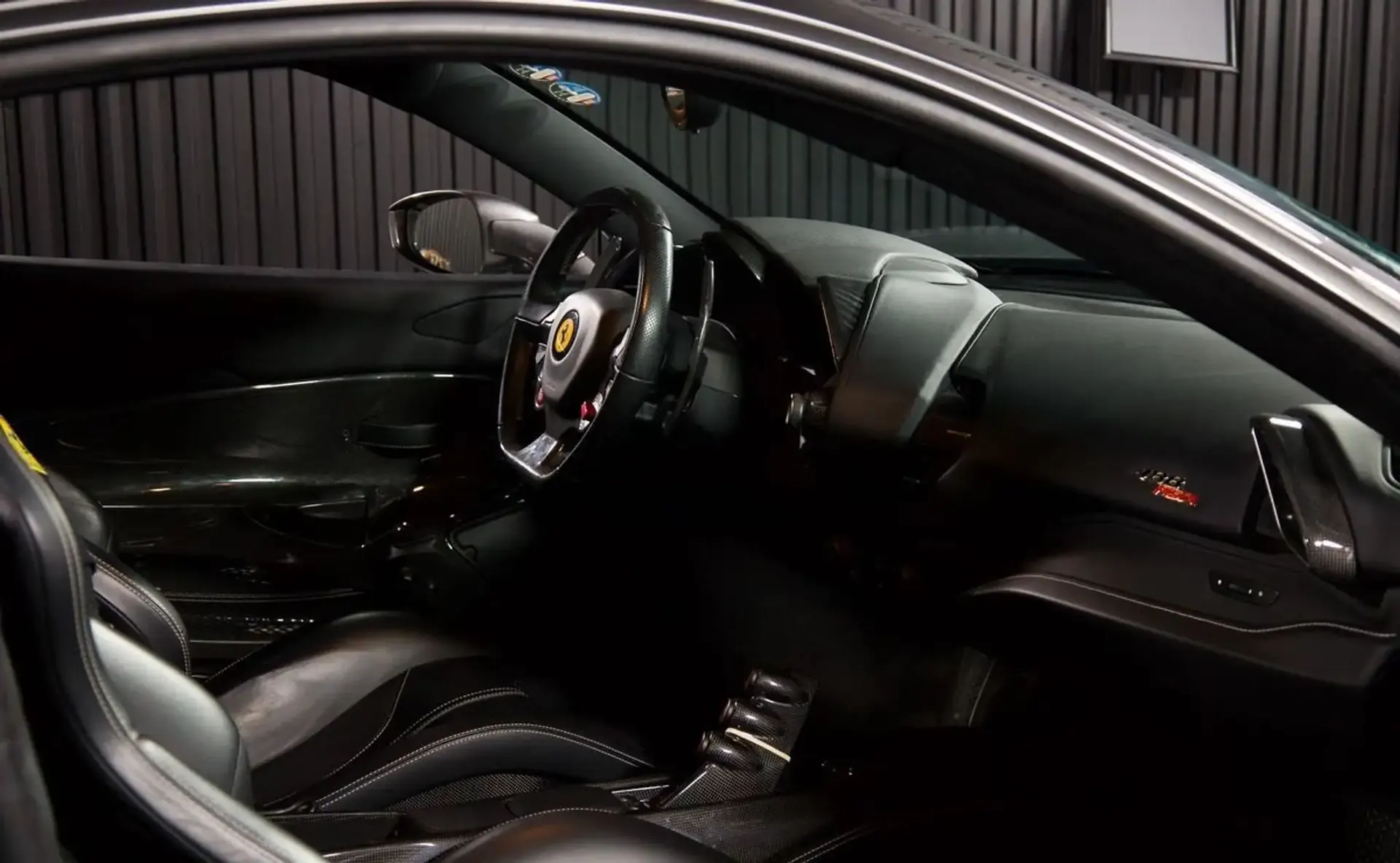 Ferrari 488 — photo 7