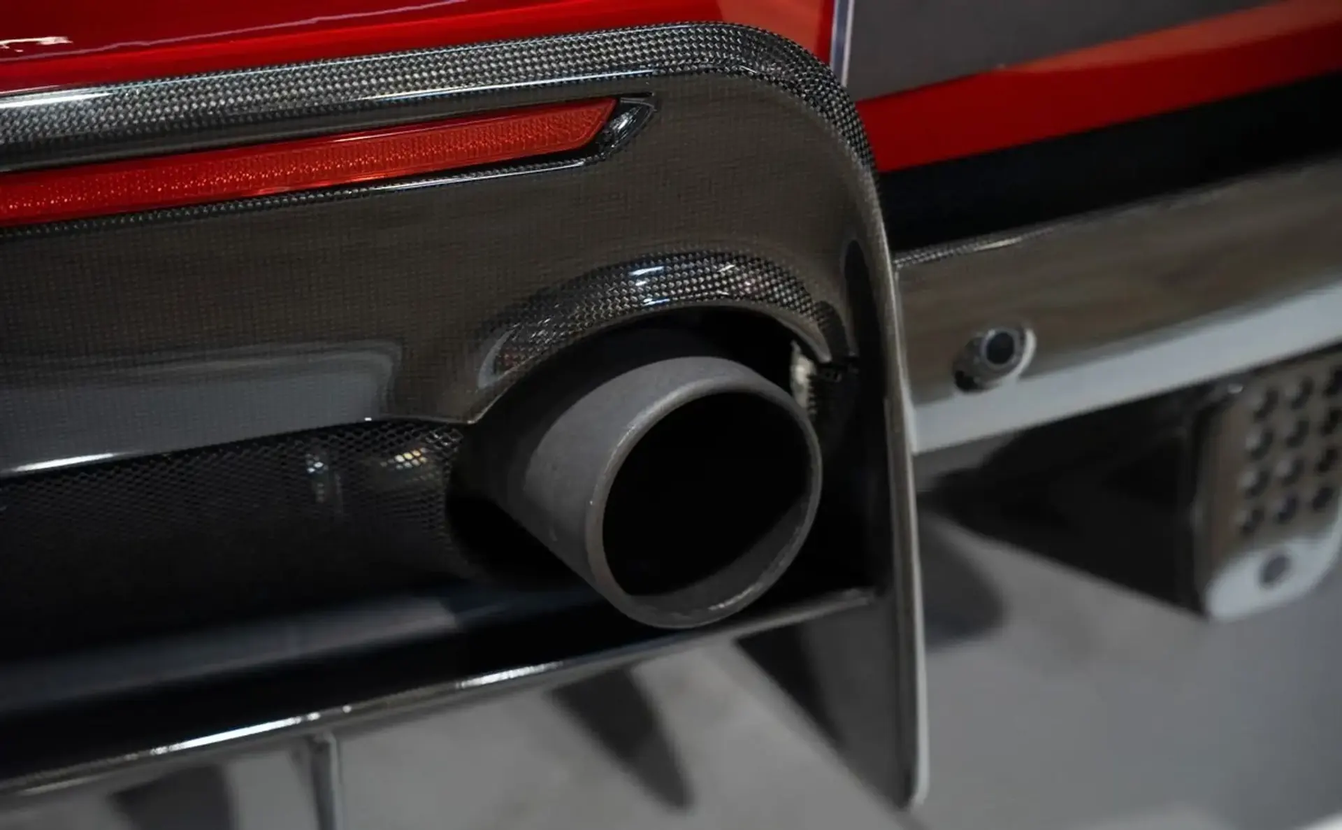Ferrari 488 — photo 10