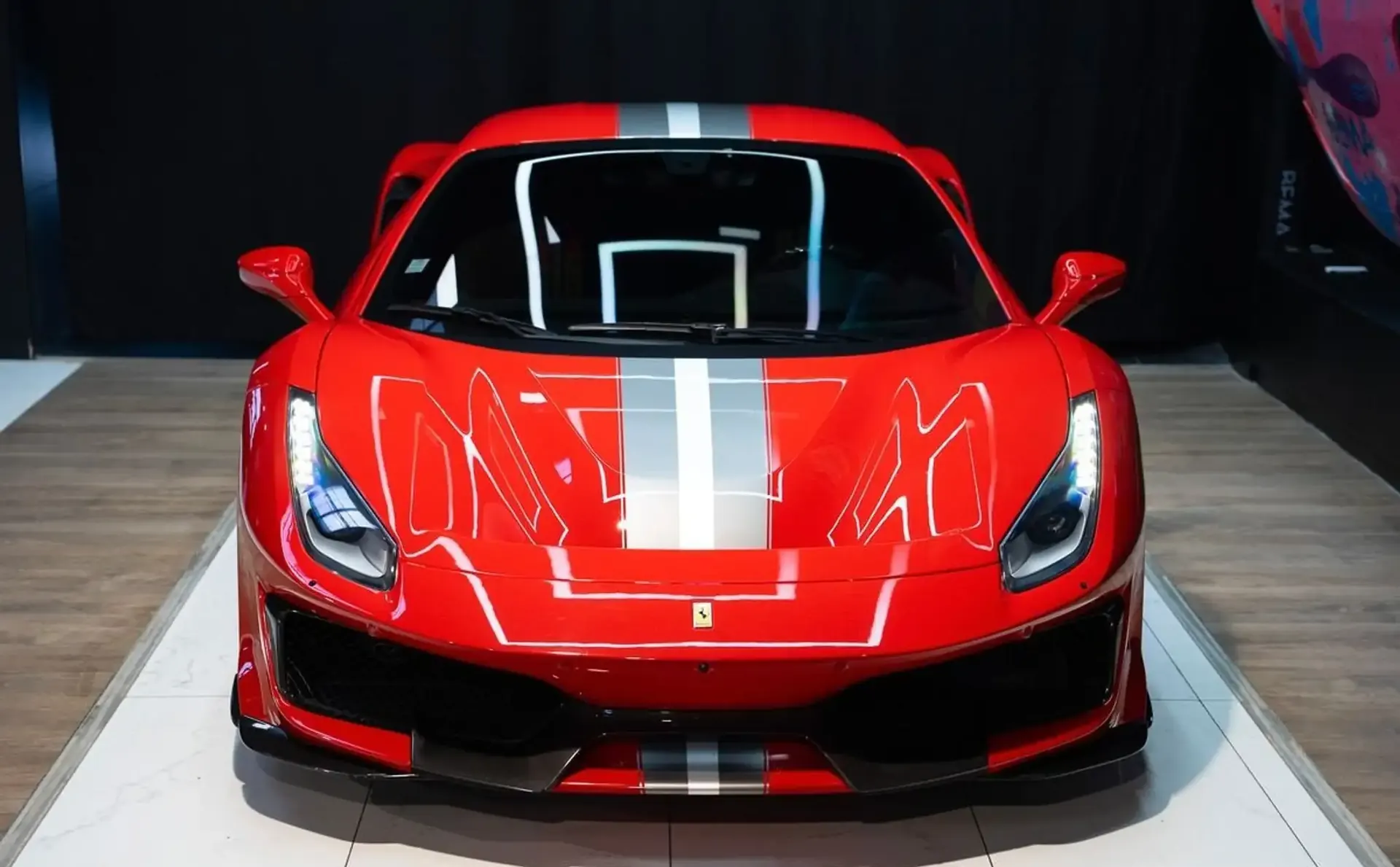 Ferrari 488 — photo 2