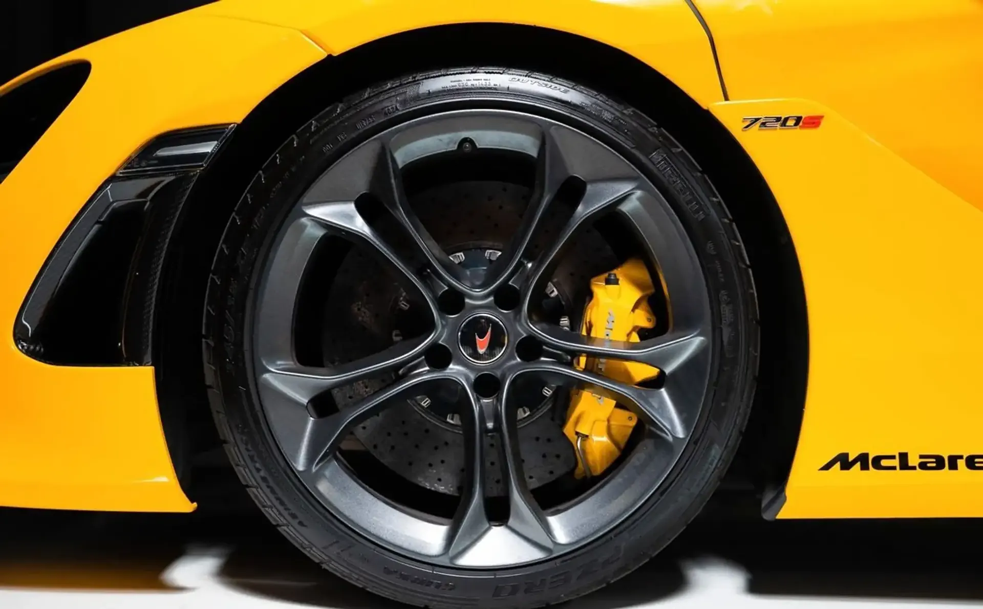 McLaren 720S — photo 14