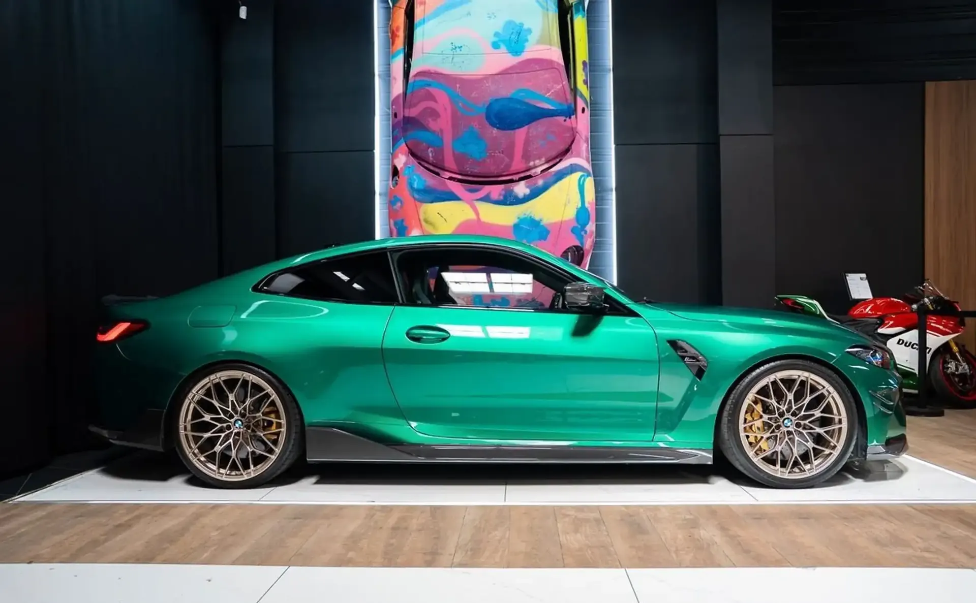BMW M4 — photo 3