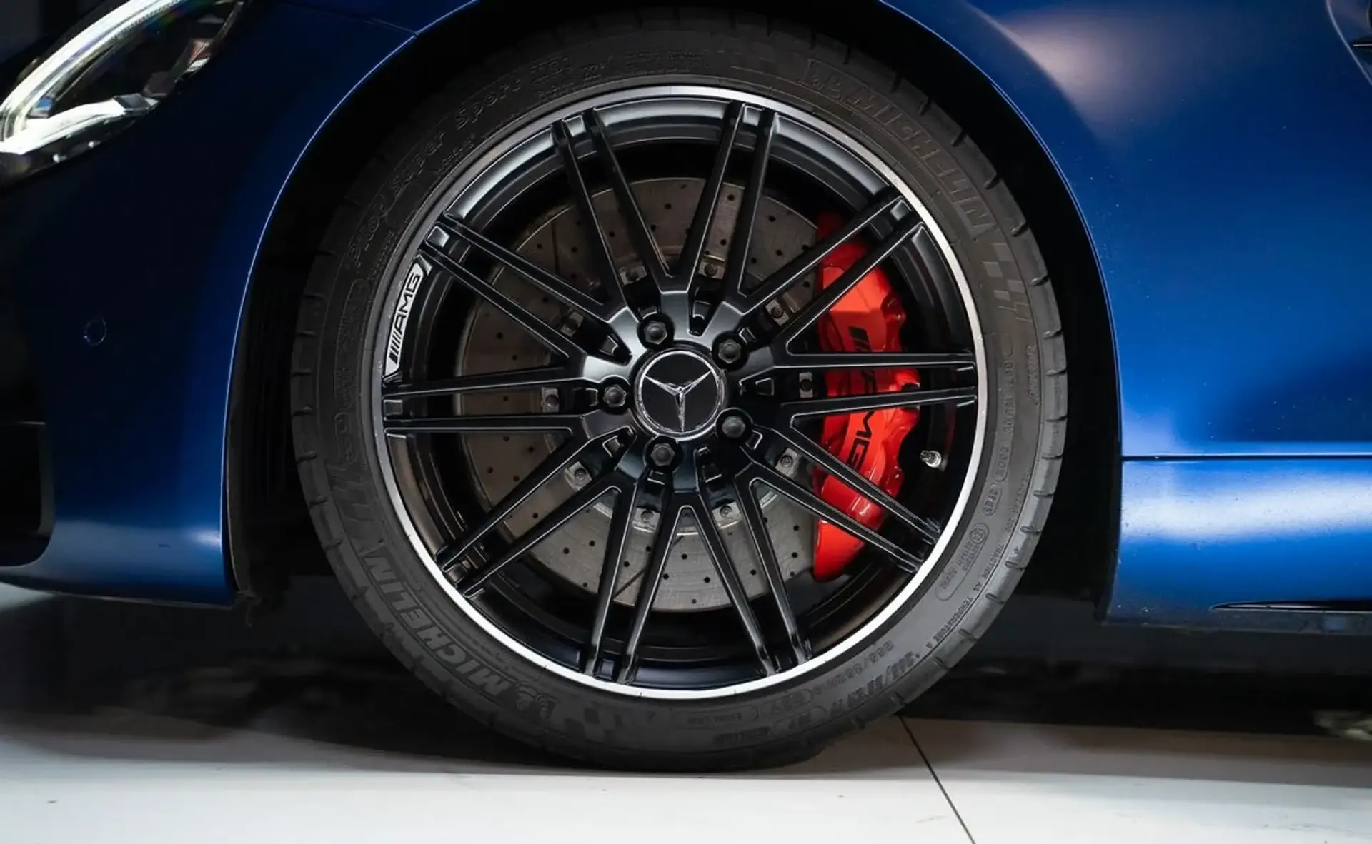 Mercedes-Benz AMG GT — photo 14
