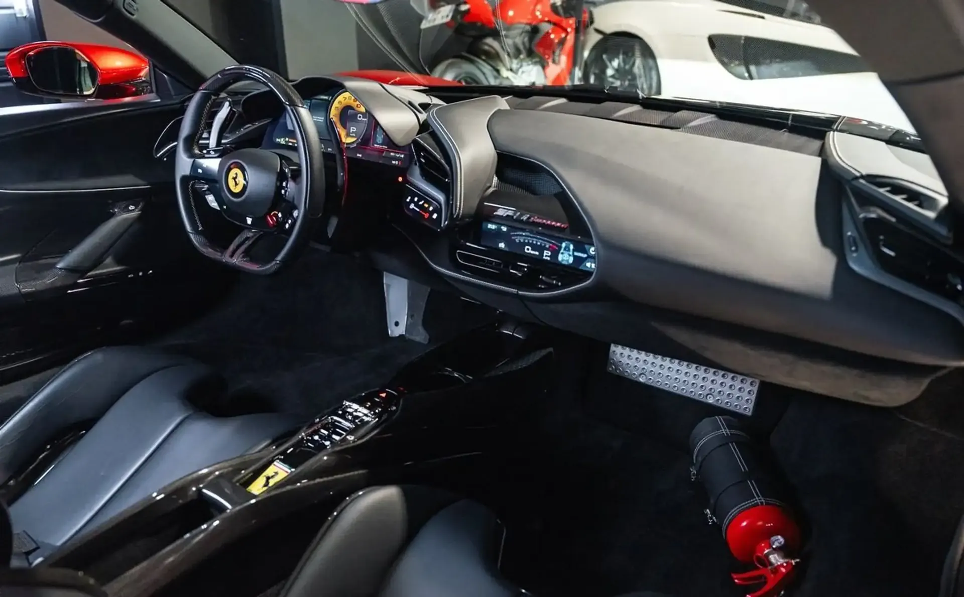 Ferrari SF90 — photo 11