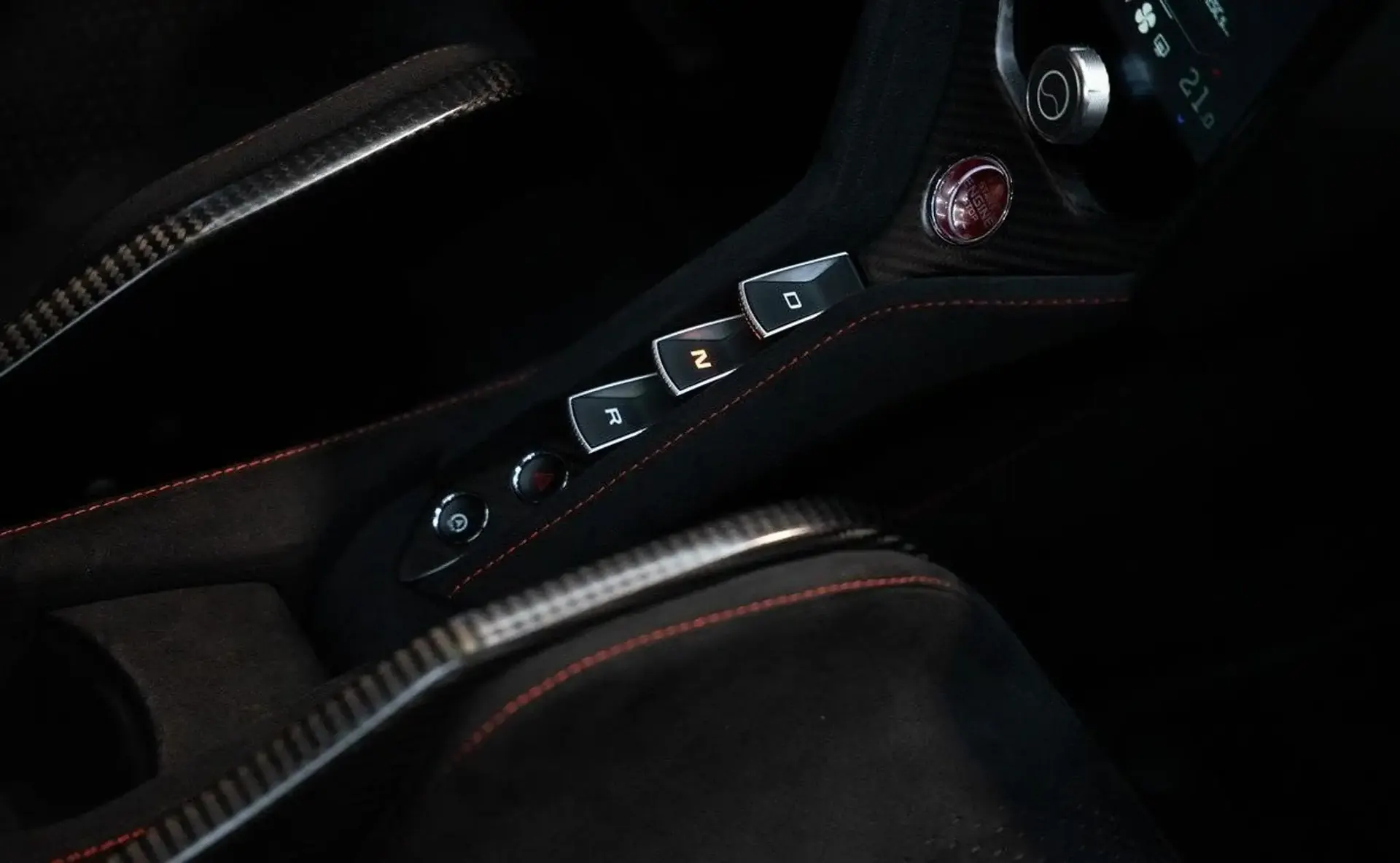 McLaren 750S — photo 8
