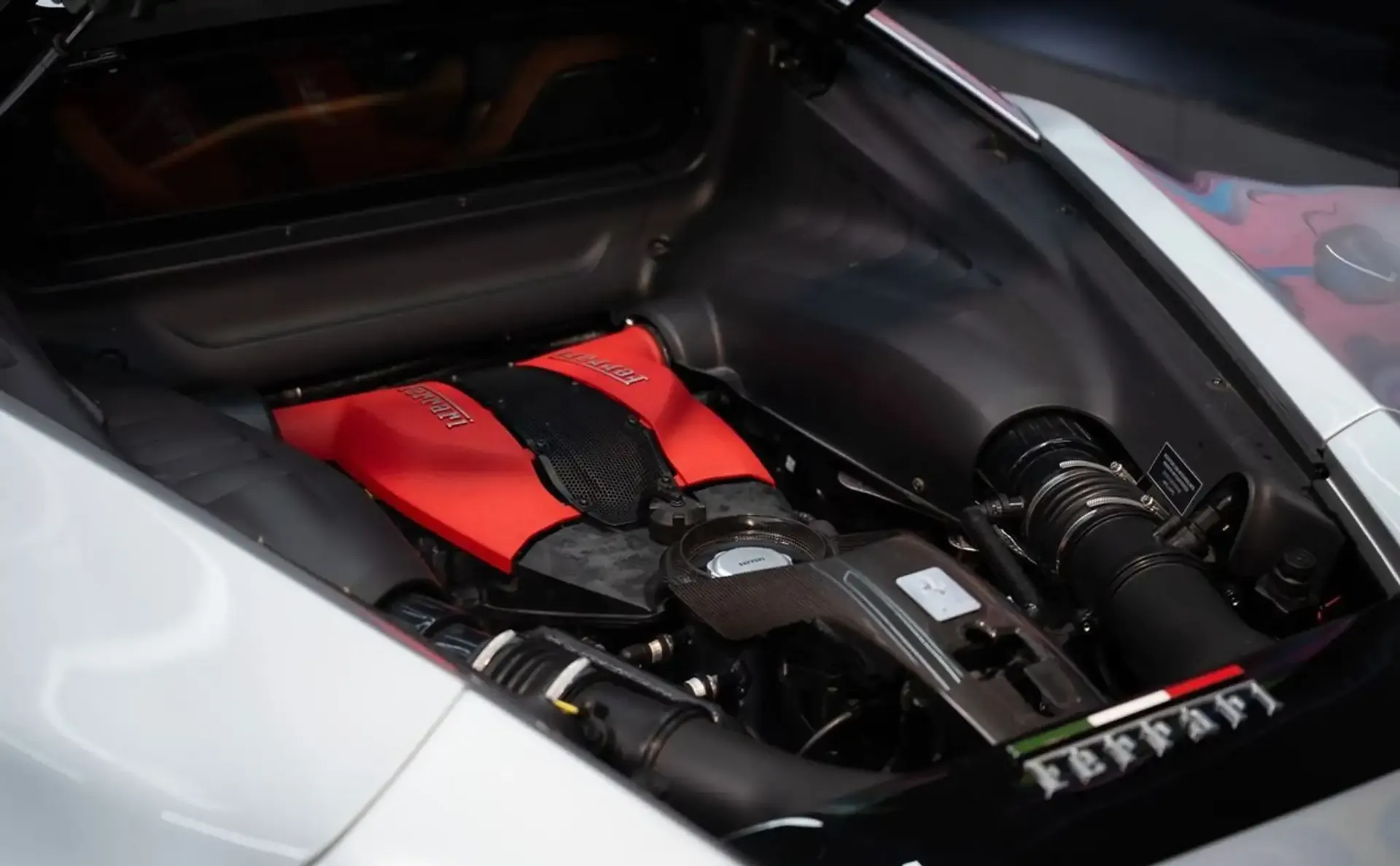 Ferrari F8 — photo 8