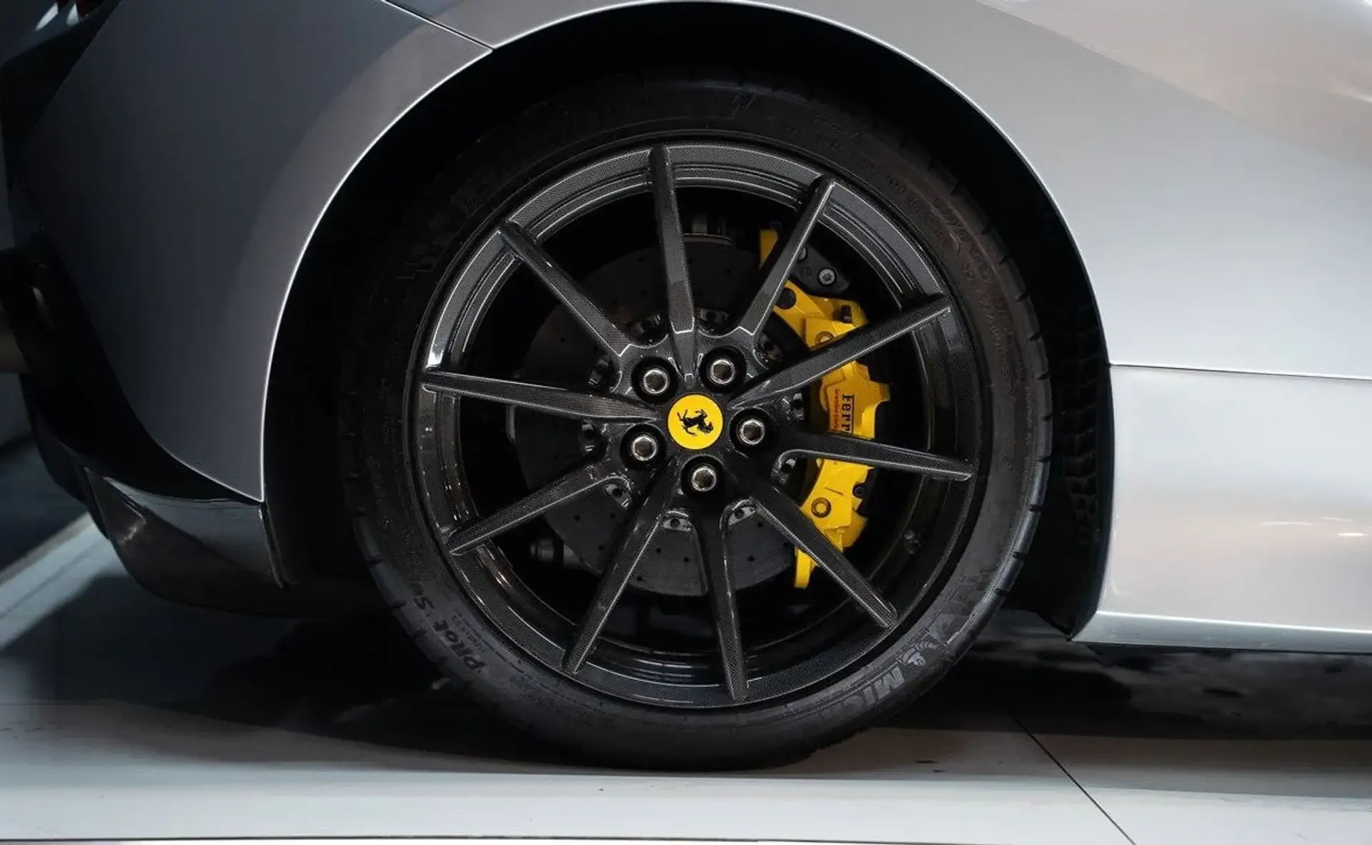 Ferrari F8 — photo 2