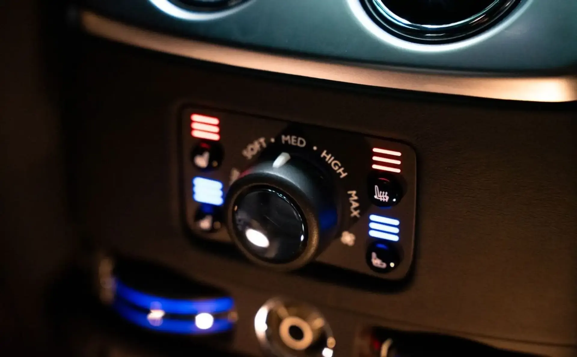 Rolls-Royce Ghost — photo 15