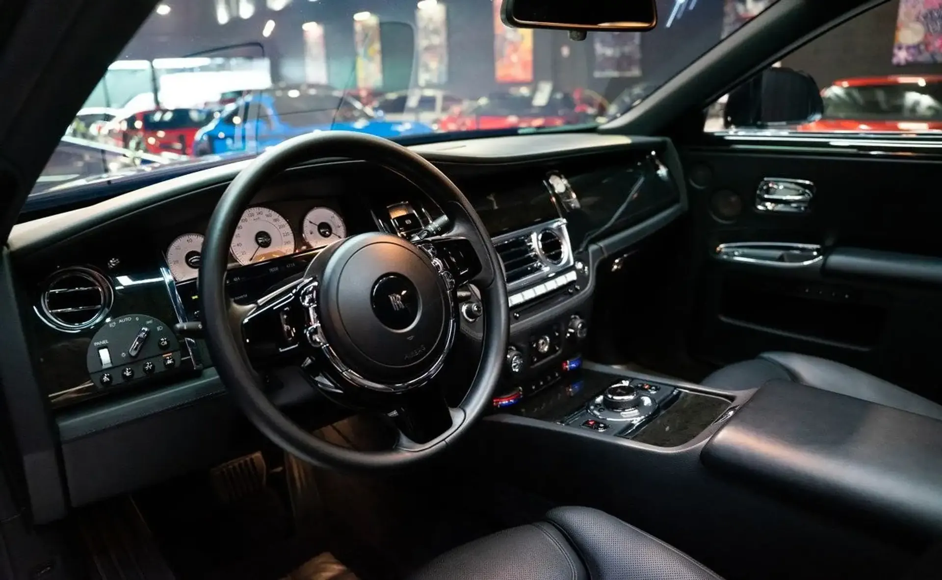 Rolls-Royce Ghost — photo 7