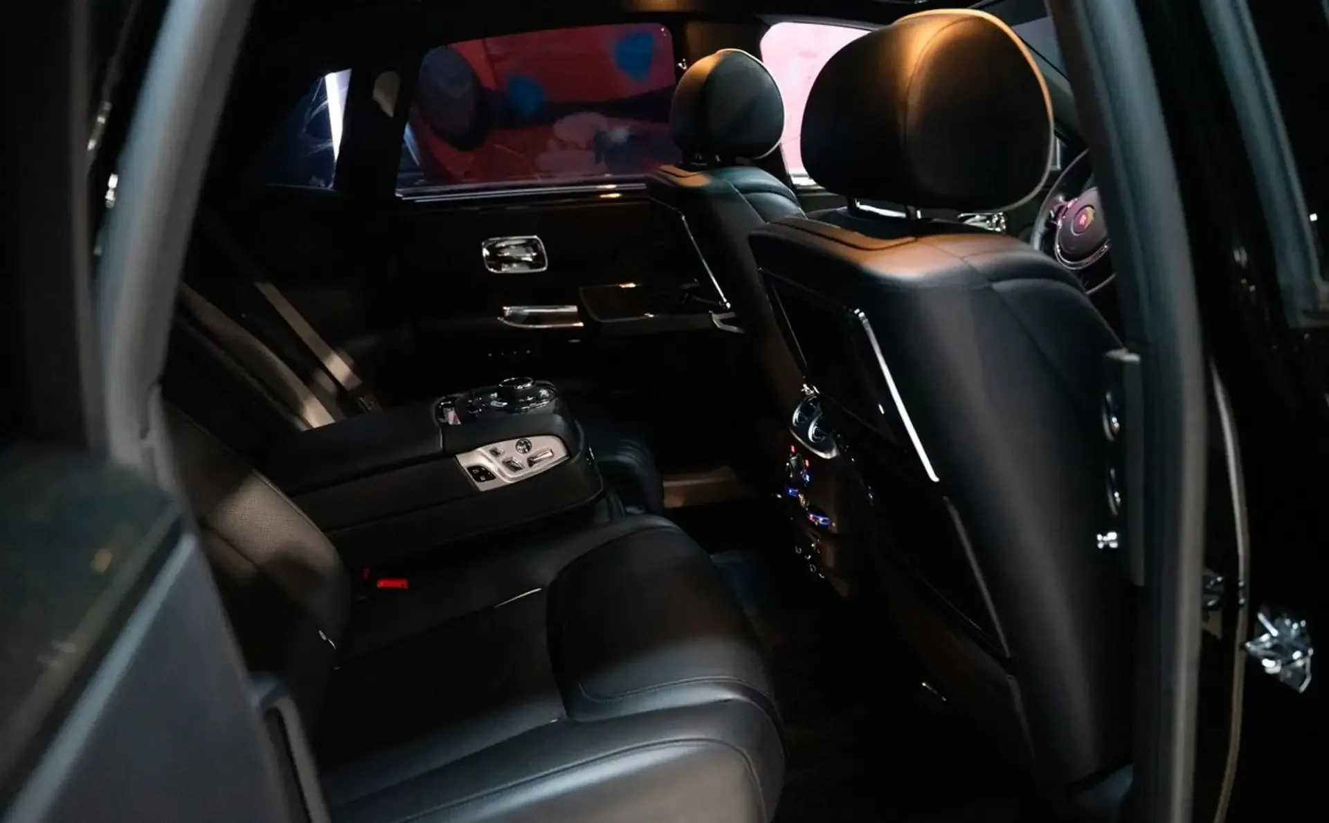 Rolls-Royce Ghost — photo 13