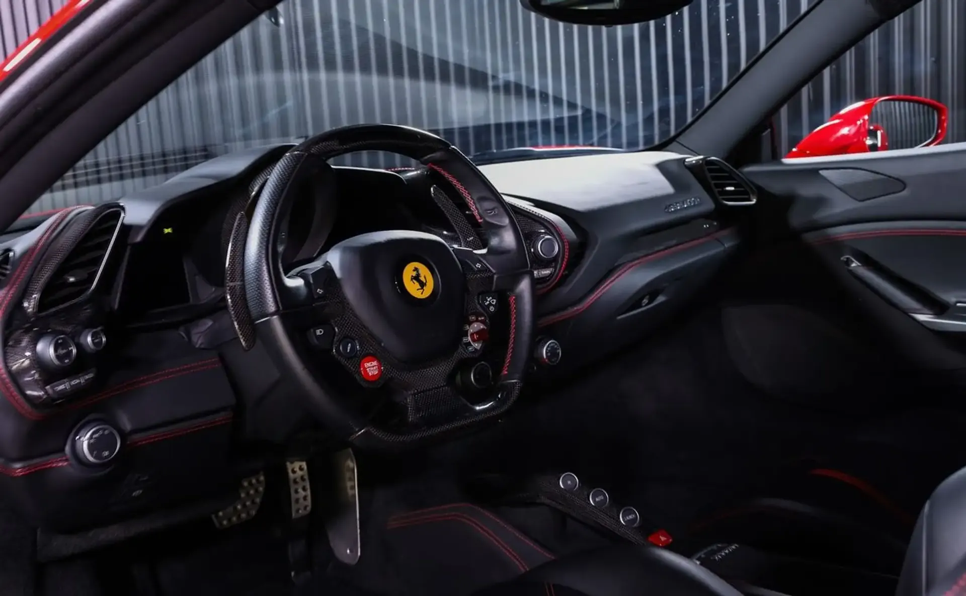Ferrari 488 — photo 5