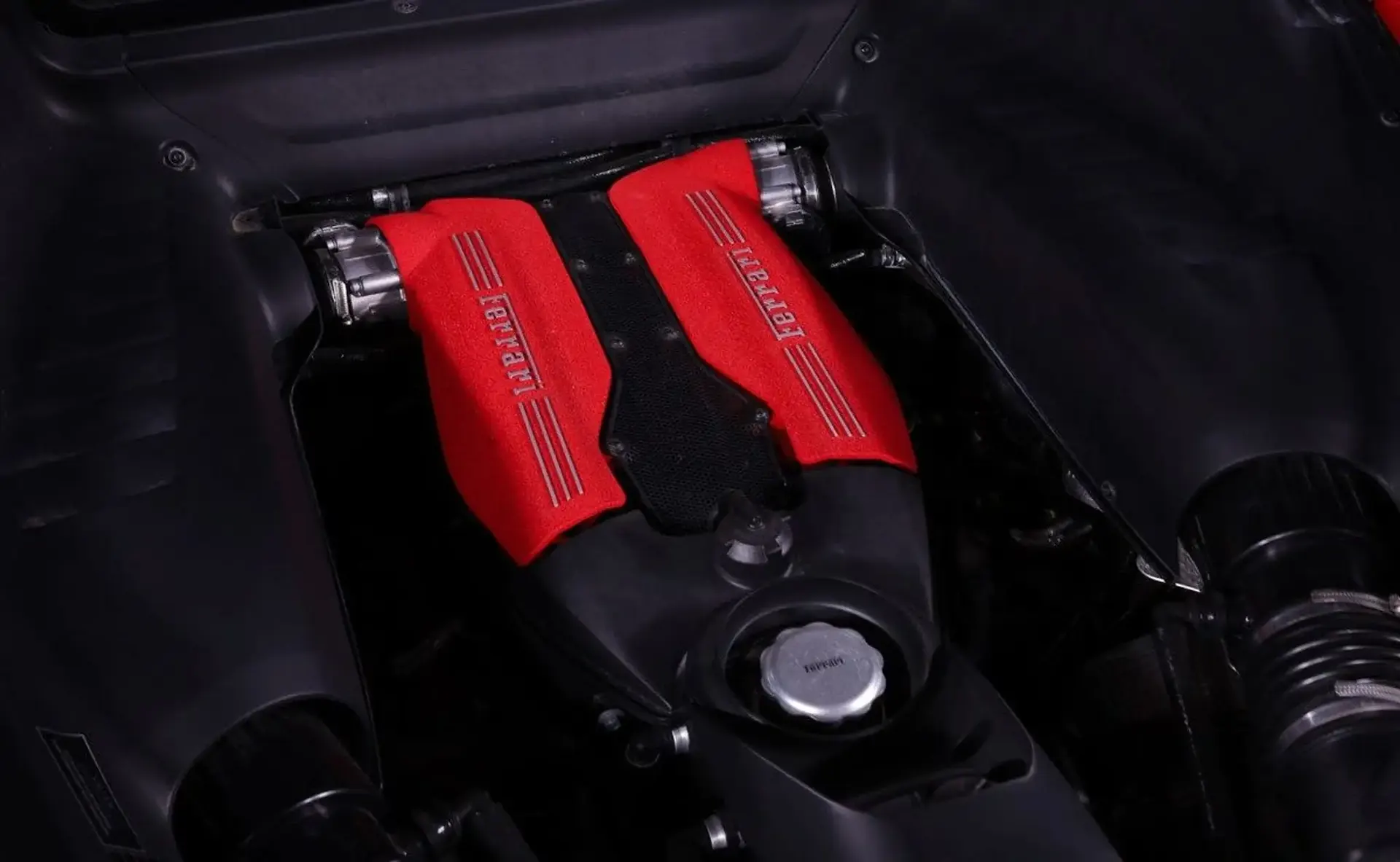Ferrari 488 — photo 8