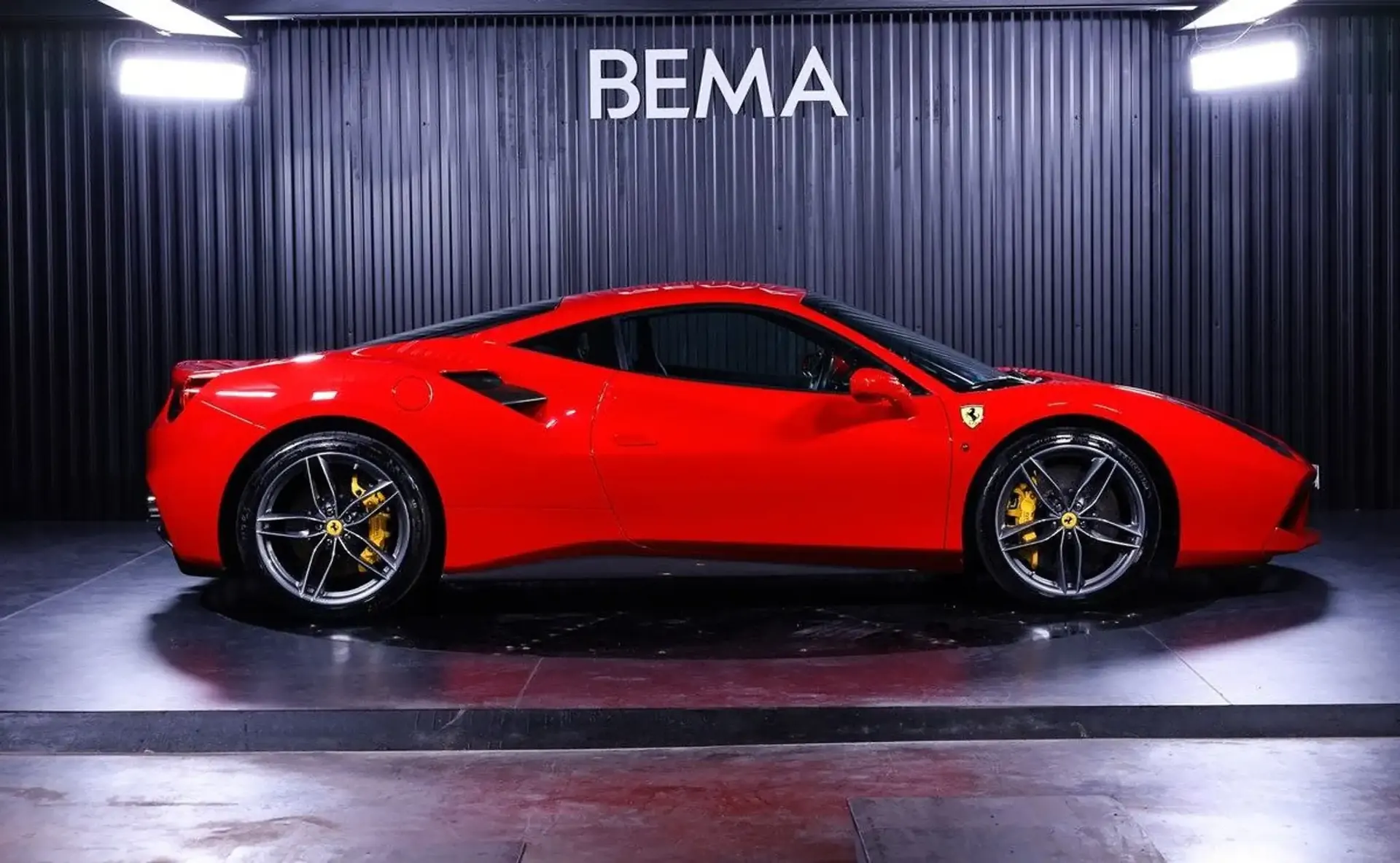 Ferrari 488 — photo 10