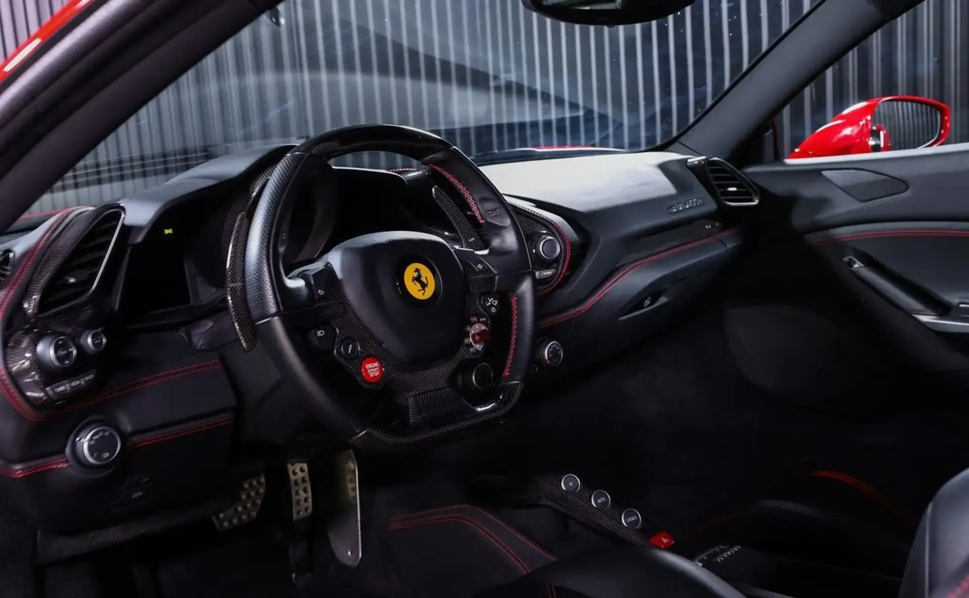 Ferrari 488 — photo 5
