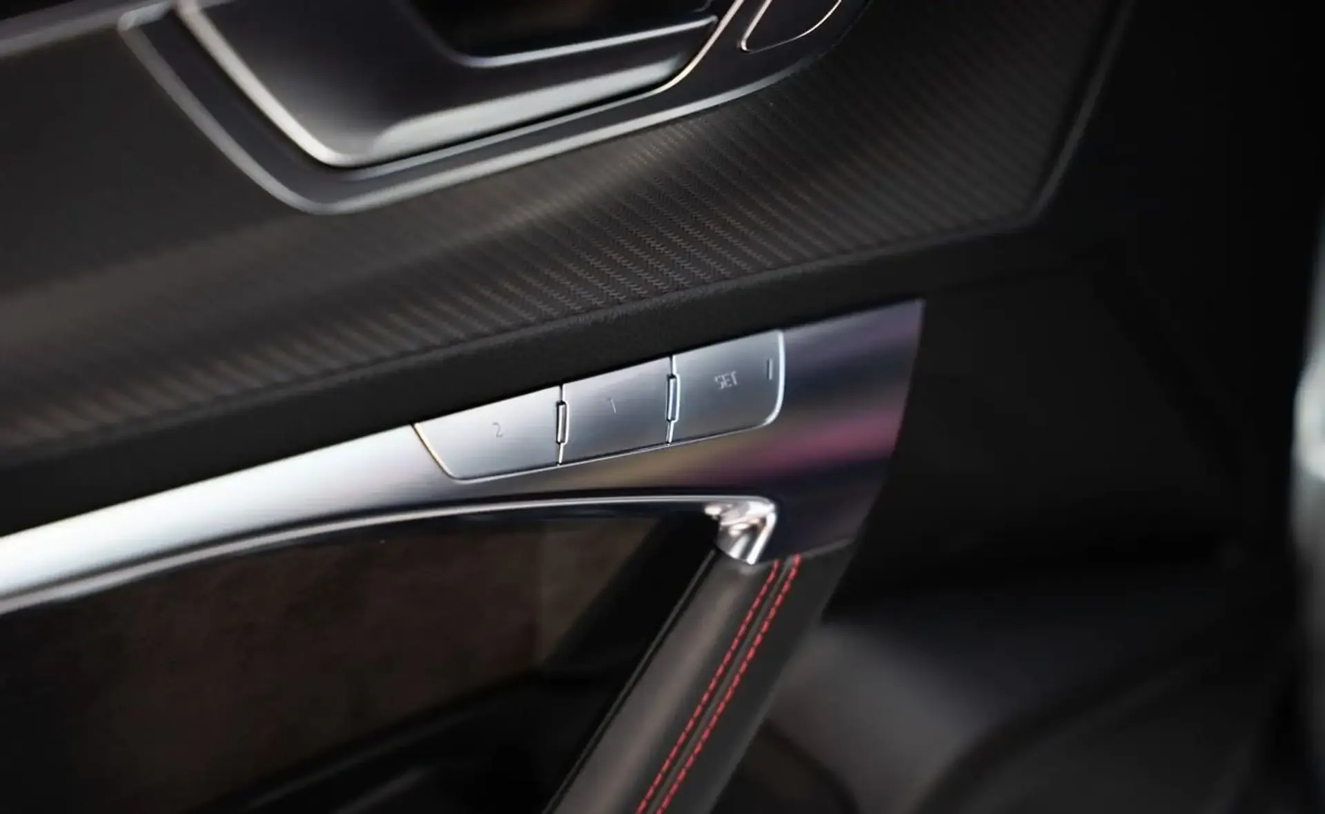 Audi RS6 — photo 12