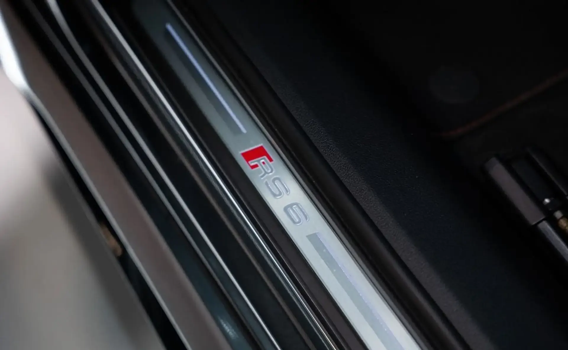 Audi RS6 — photo 14