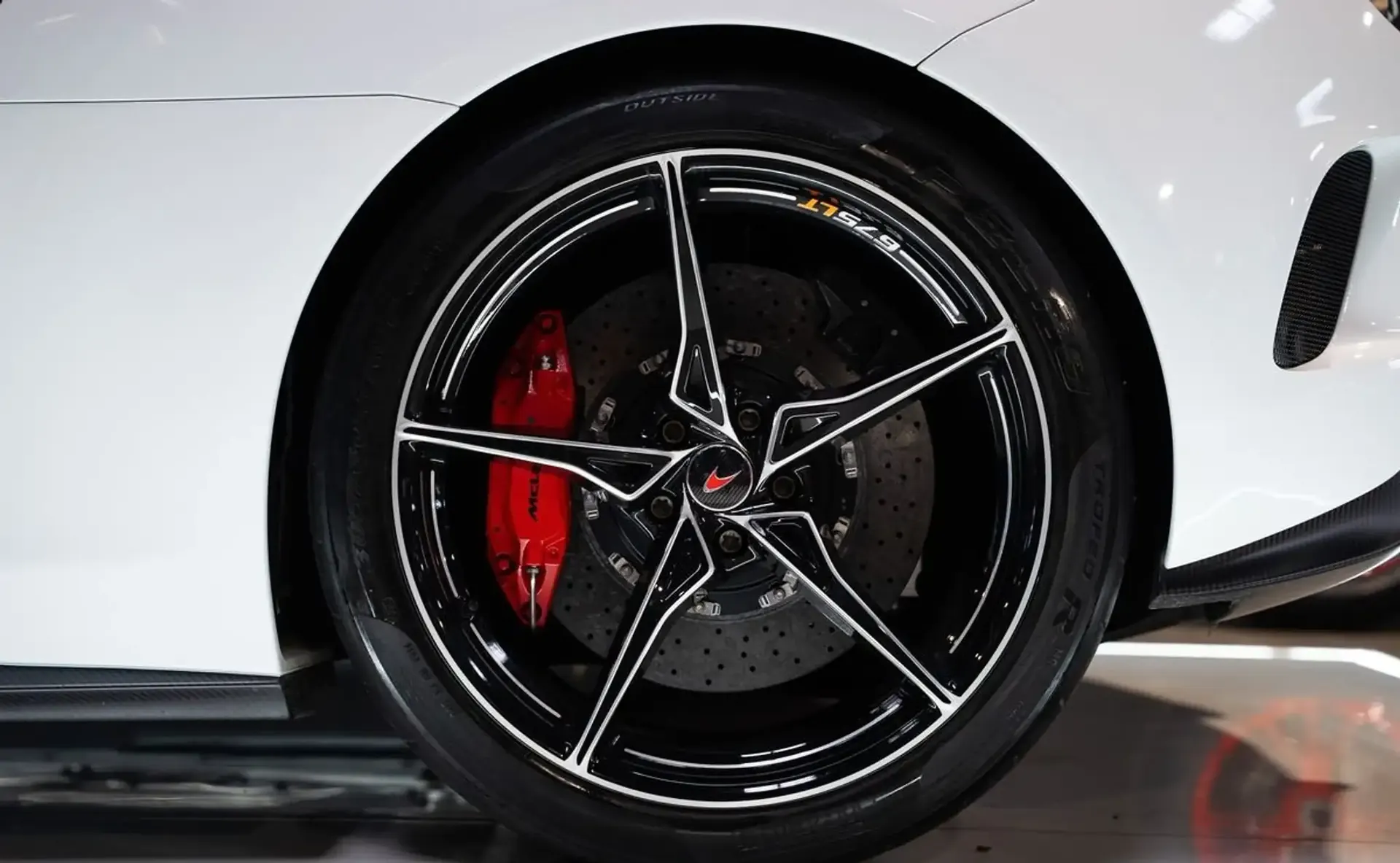 McLaren 675LT — photo 10