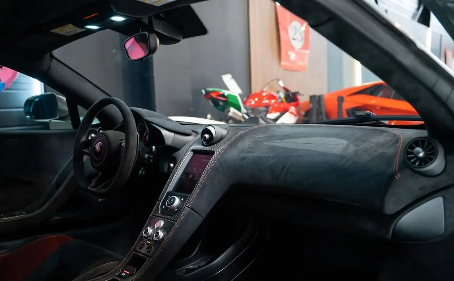 McLaren 675LT — photo 7